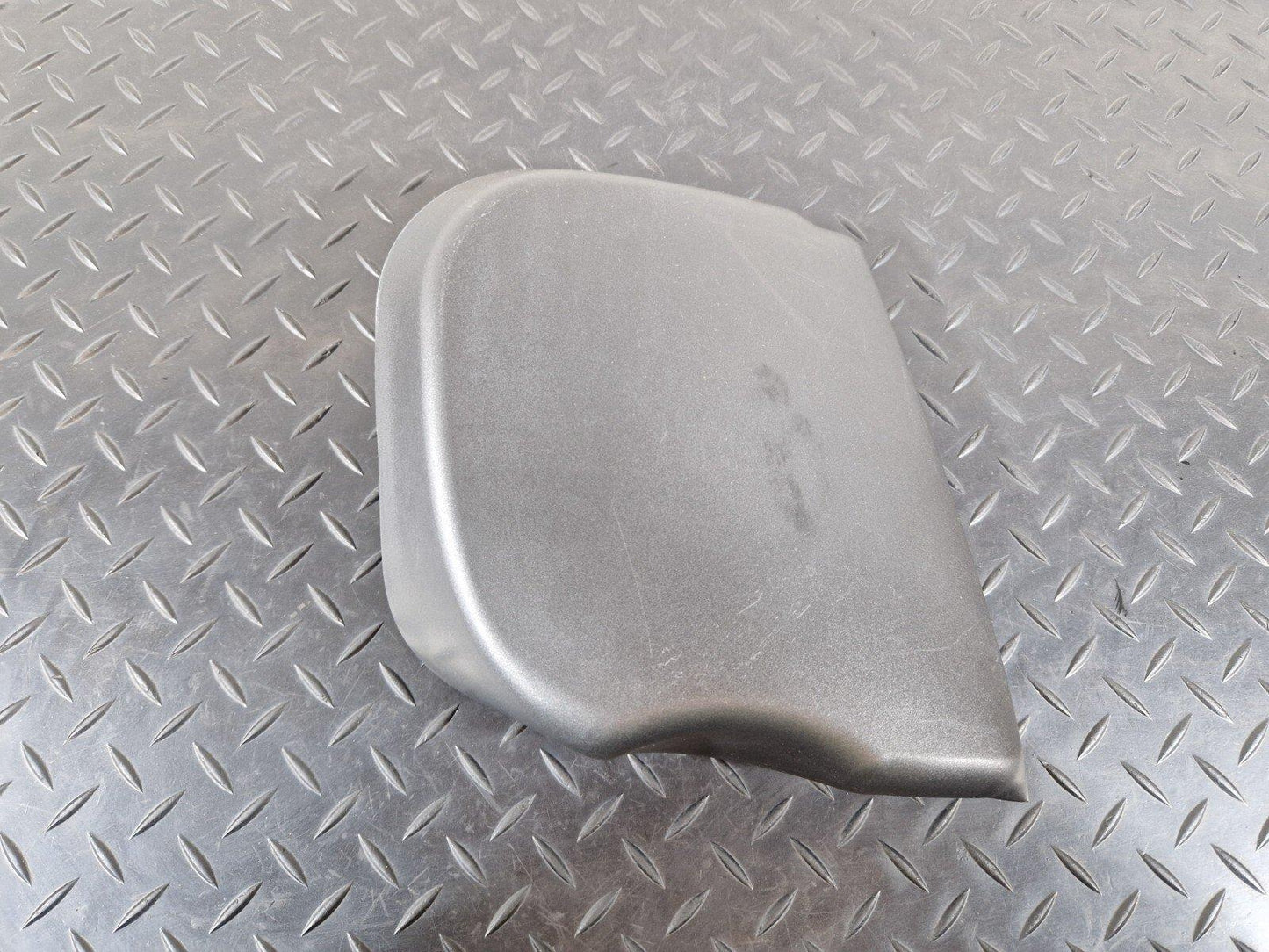 10-15 AUDI Q7 4L GENUINE OEM REAR RIGHT O/S TAIL LIGHT LAMP COVER CAP 4L0945426