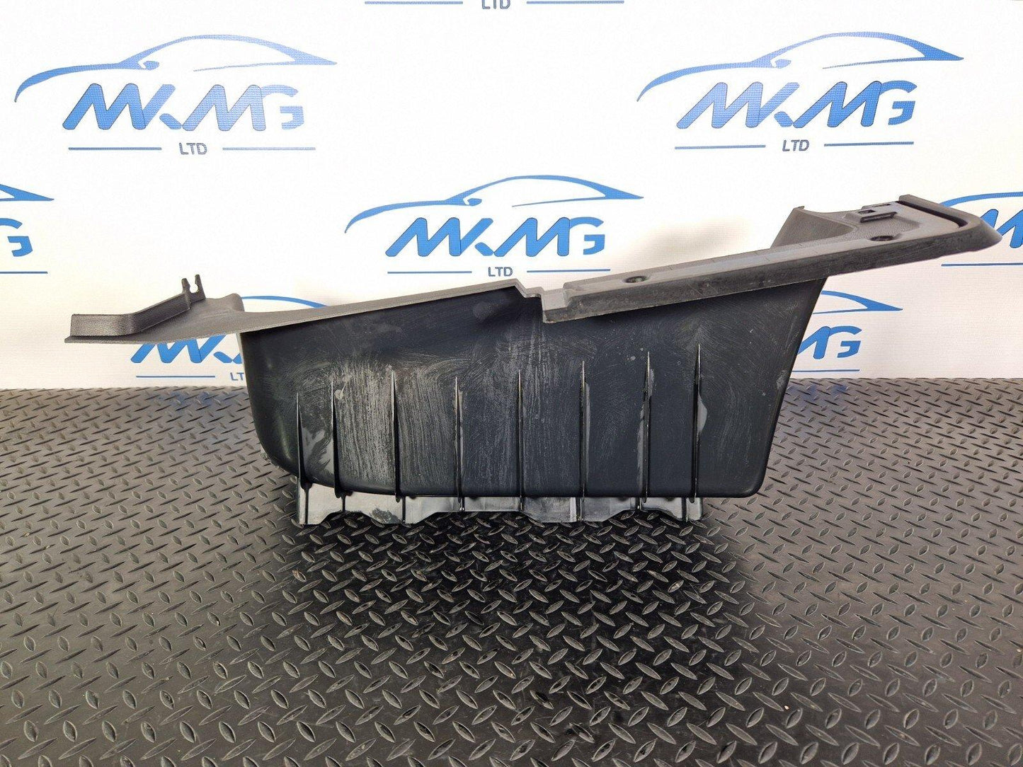18-ON MERCEDES BENZ SPRINTER W907 W910 SIDE STEP TRIM LEFT SIDE A9106860100