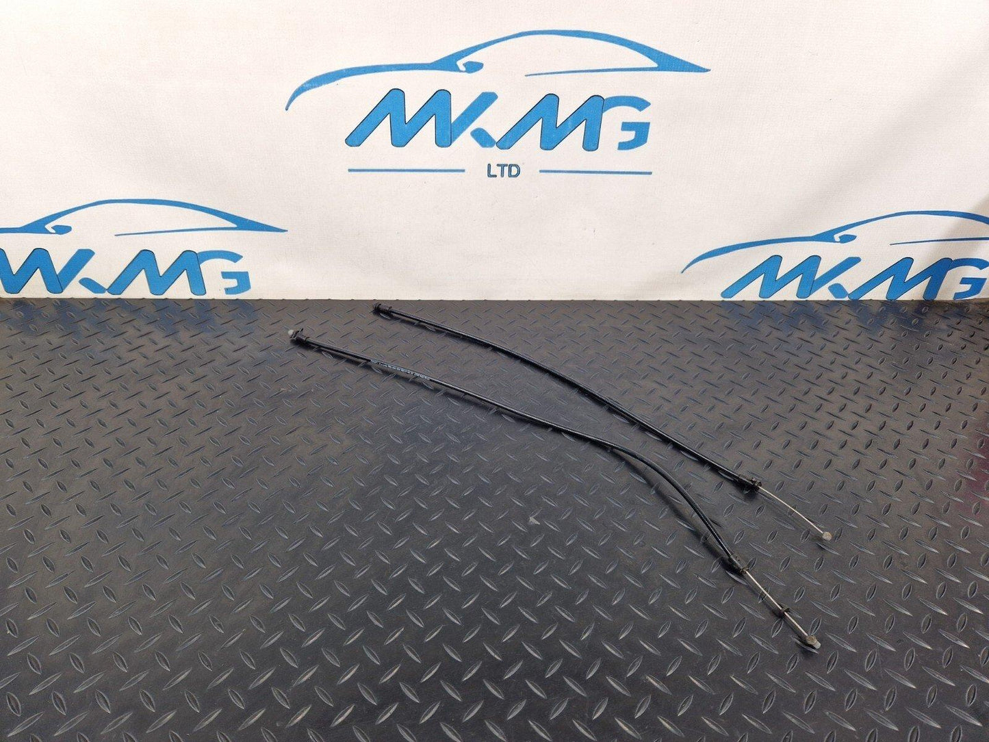 16-19 AUDI A4 B9 GENUINE OEM FRONT BONNET HOOD RELEASE BOWDEN CABLE 8W0823529E