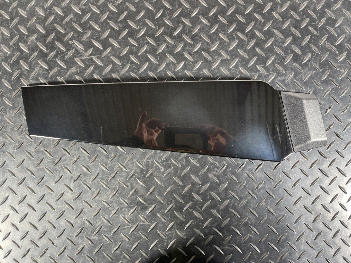 16-23 AUDI A5 F5 SPORTBACK S-LINE LEFT SIDE EXTERIOR B-PILLAR COVER 8W8853289