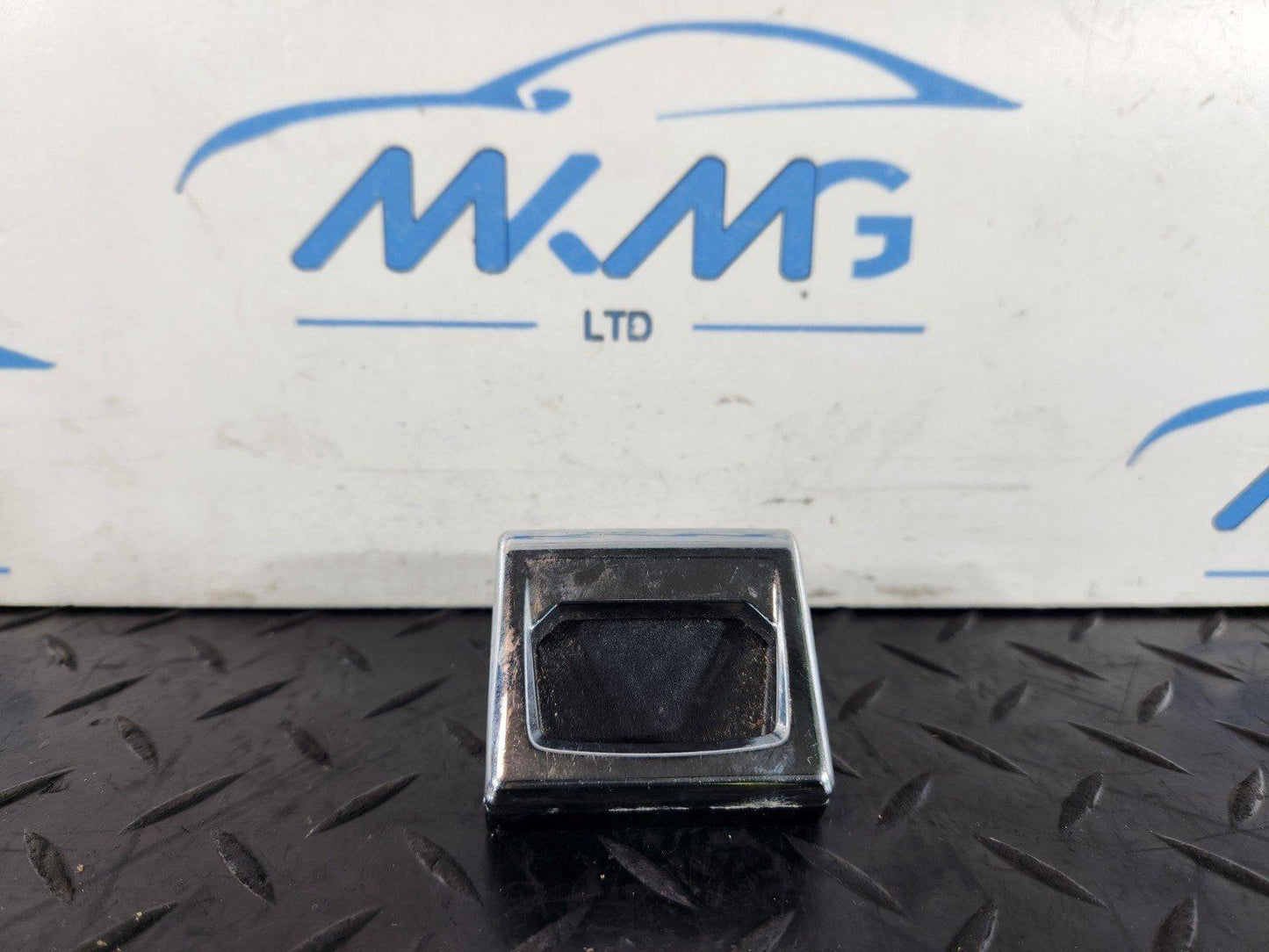 16-20 AUDI Q7 4M GENUINE BOOT TRUNK LUGGAGE HOOK TRIM