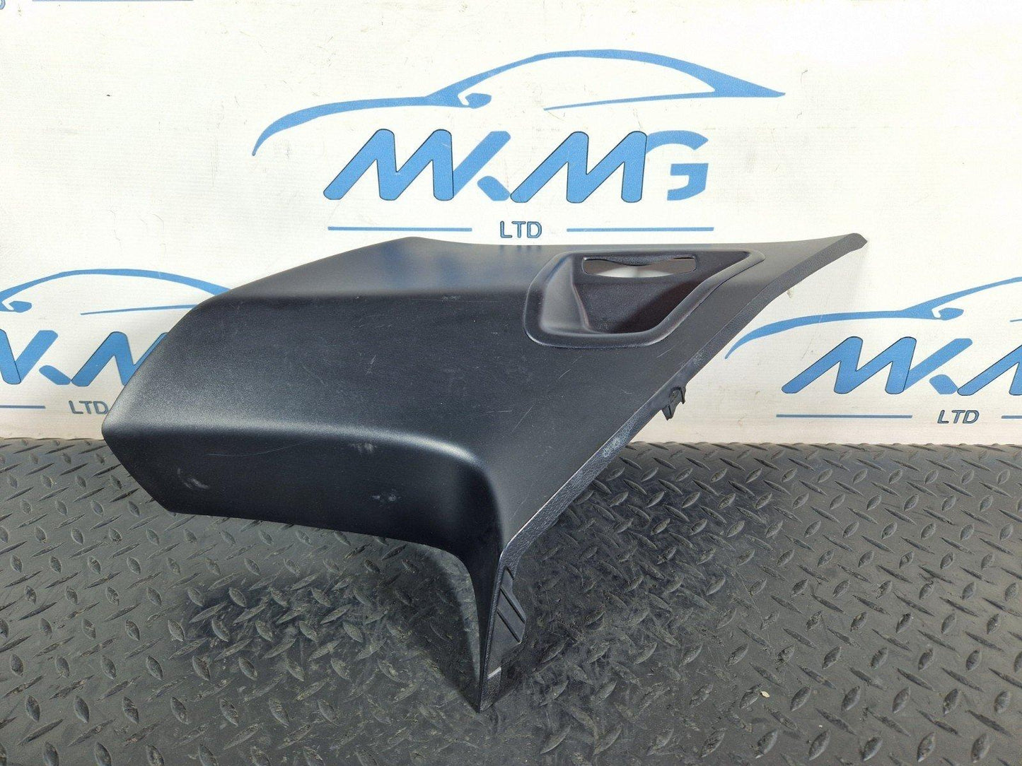 BMW X5 E70 RIGHT DRIVERS SIDE D PILLAR TRIM PANEL 7141498