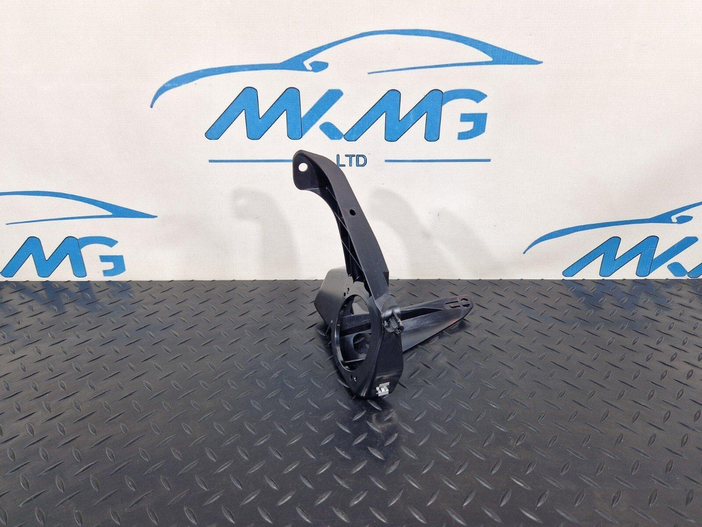 10-18 AUDI A7 4G S-LINE GENUINE REAR LEFT SPEAKER BRACKET 4G8035243