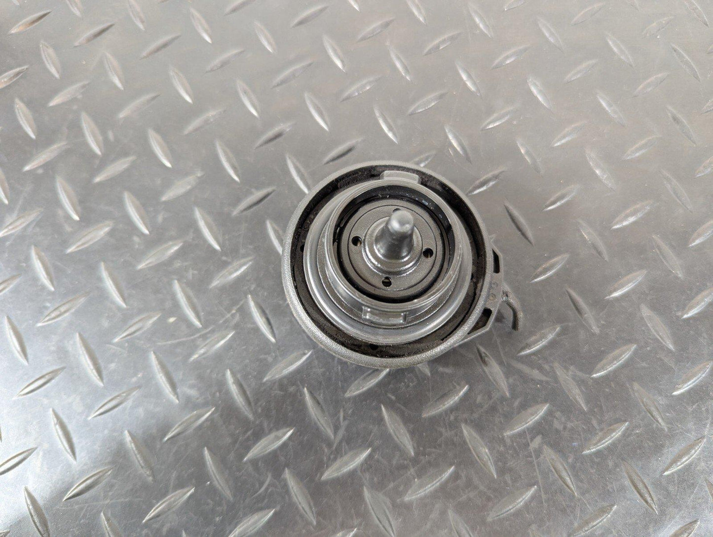 10-17 AUDI A8 4H GENUINE TANK CAP CLOSURE FUEL