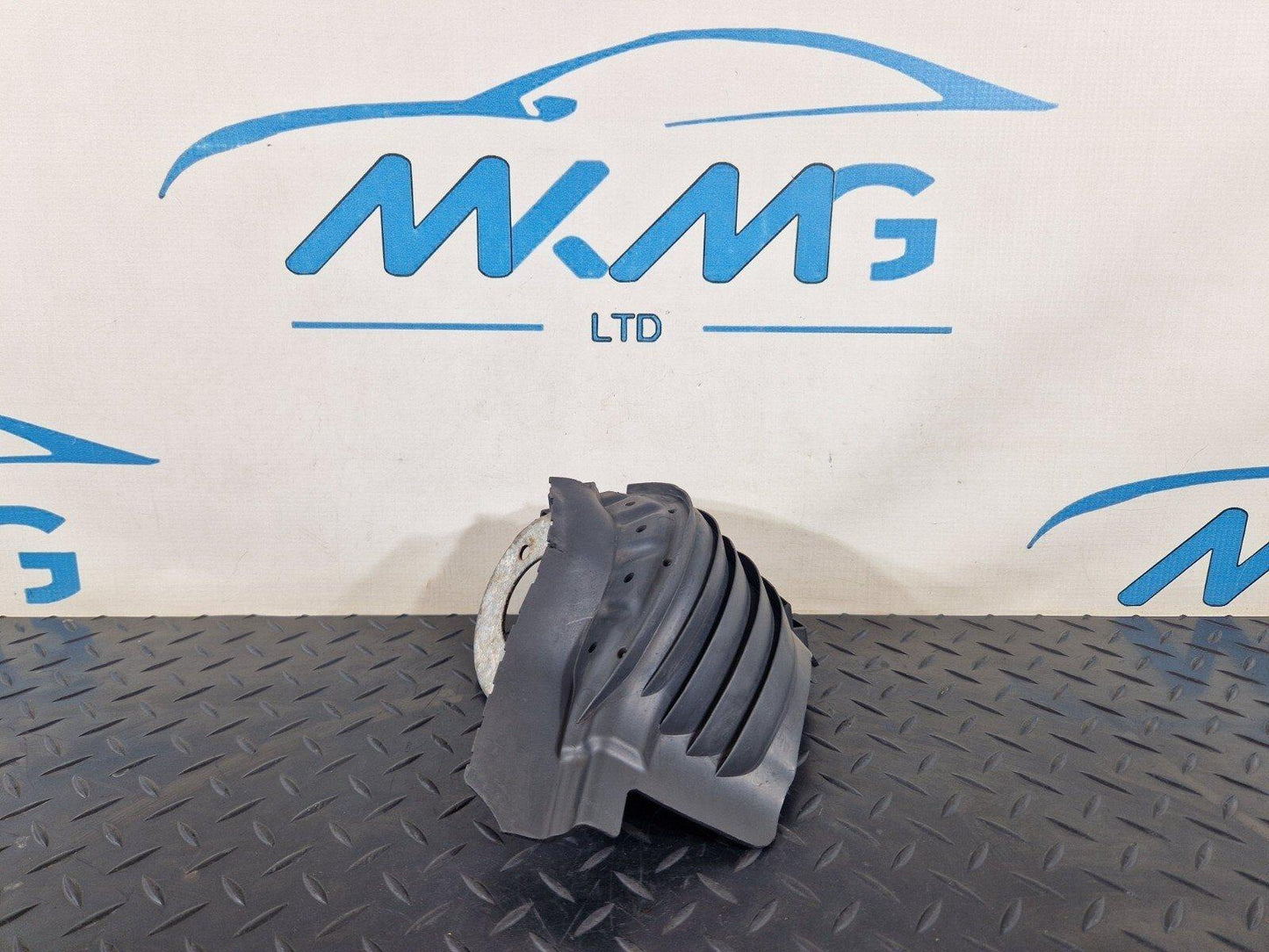 12-18 AUDI A6 C7 GENUINE OEM REAR LEFT SPRING RUBBER COVER GUARD 8R0511539D