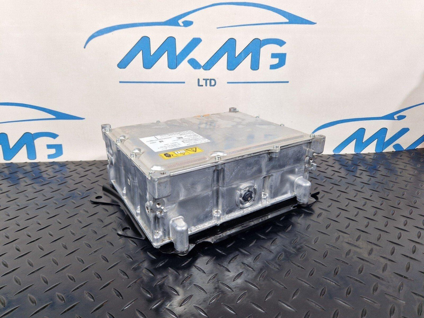 19-ON MERCEDES BENZ CLA C118 HYBRID BATTERY VOLTAGE CONVERTER A0009006520