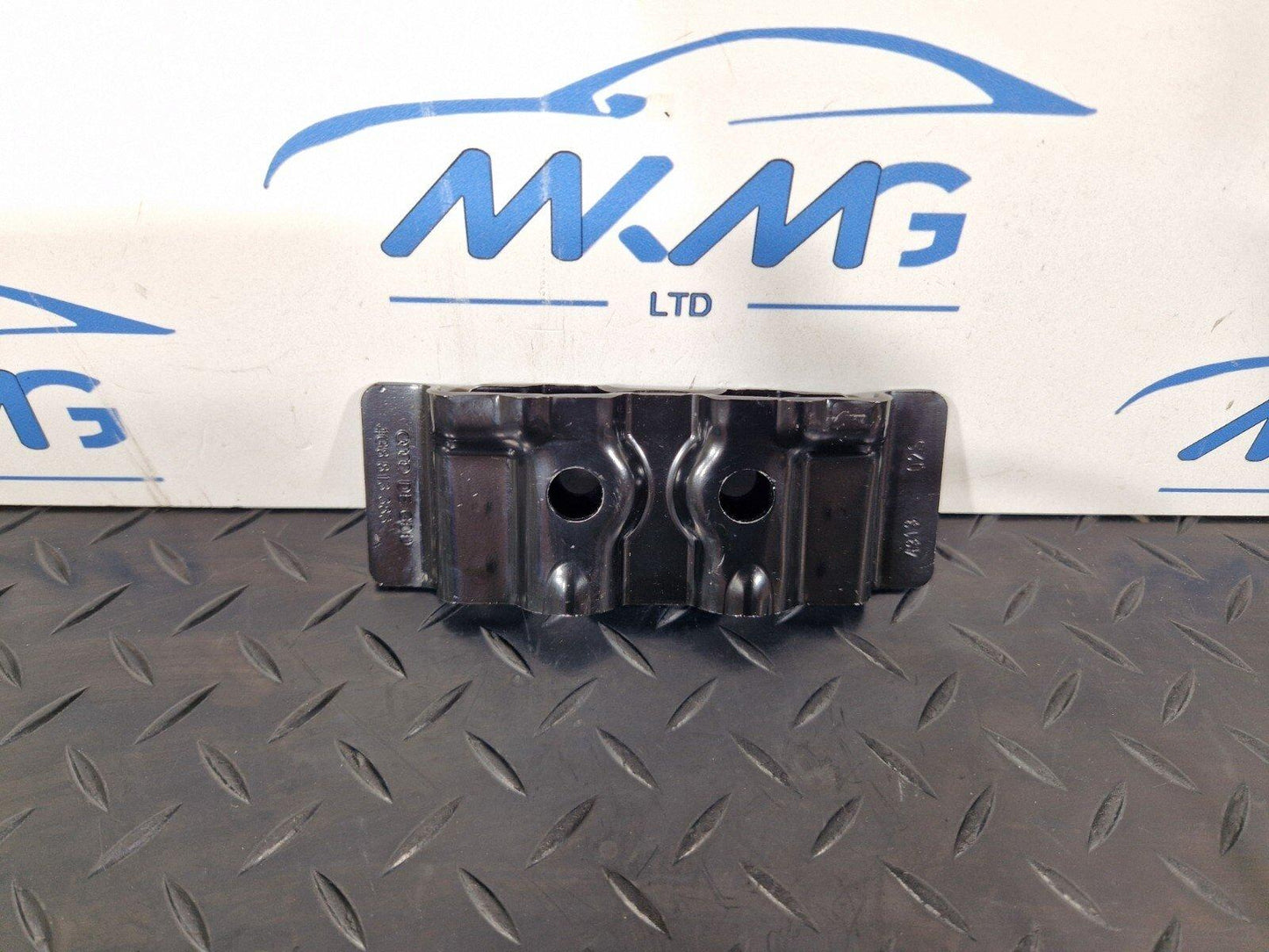 10-18 AUDI A7 4G S-LINE GENUINE OEM MOUNTING TIE DOWN EYE 4G8813383