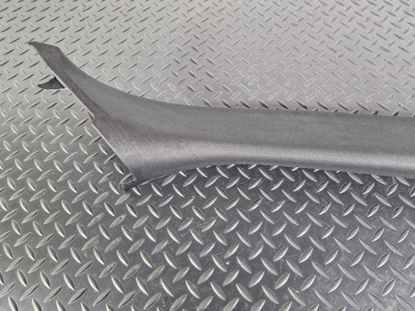 10-13 BMW X5 E70 LCI GENUINE RIGHT O/S A COLUMN PILLAR TRIM 7129750