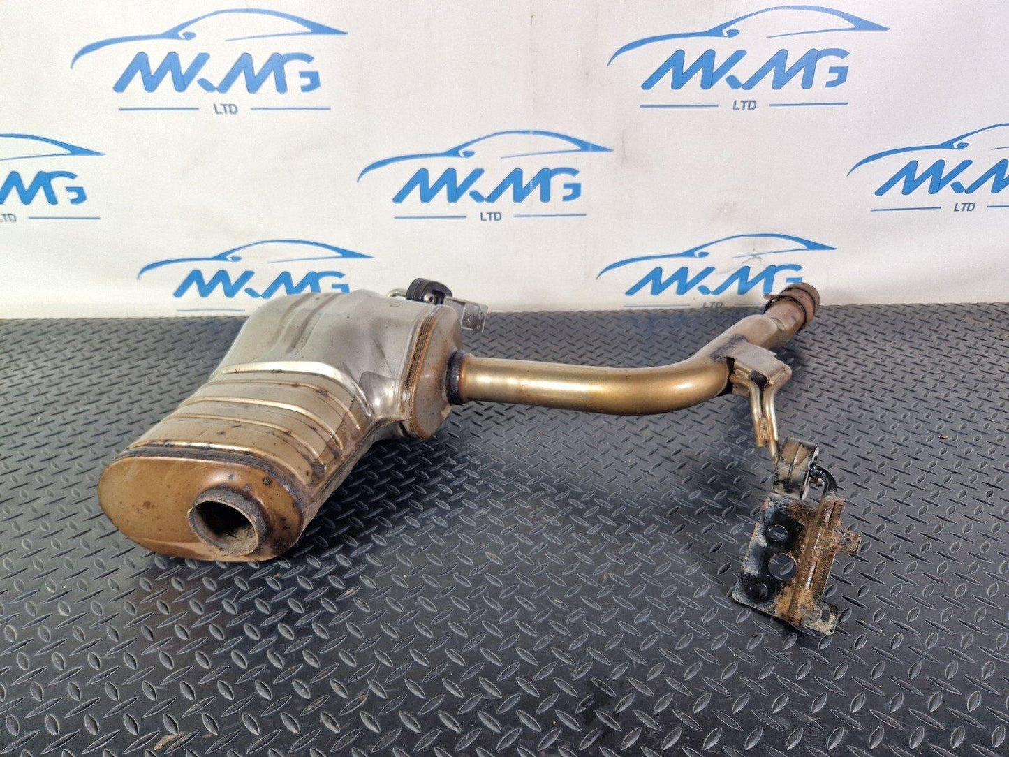 16-19 AUDI A4 B9 S-LINE GENUINE EXHAUST BACKBOX SILENCER 8W0253411D 8W0119C