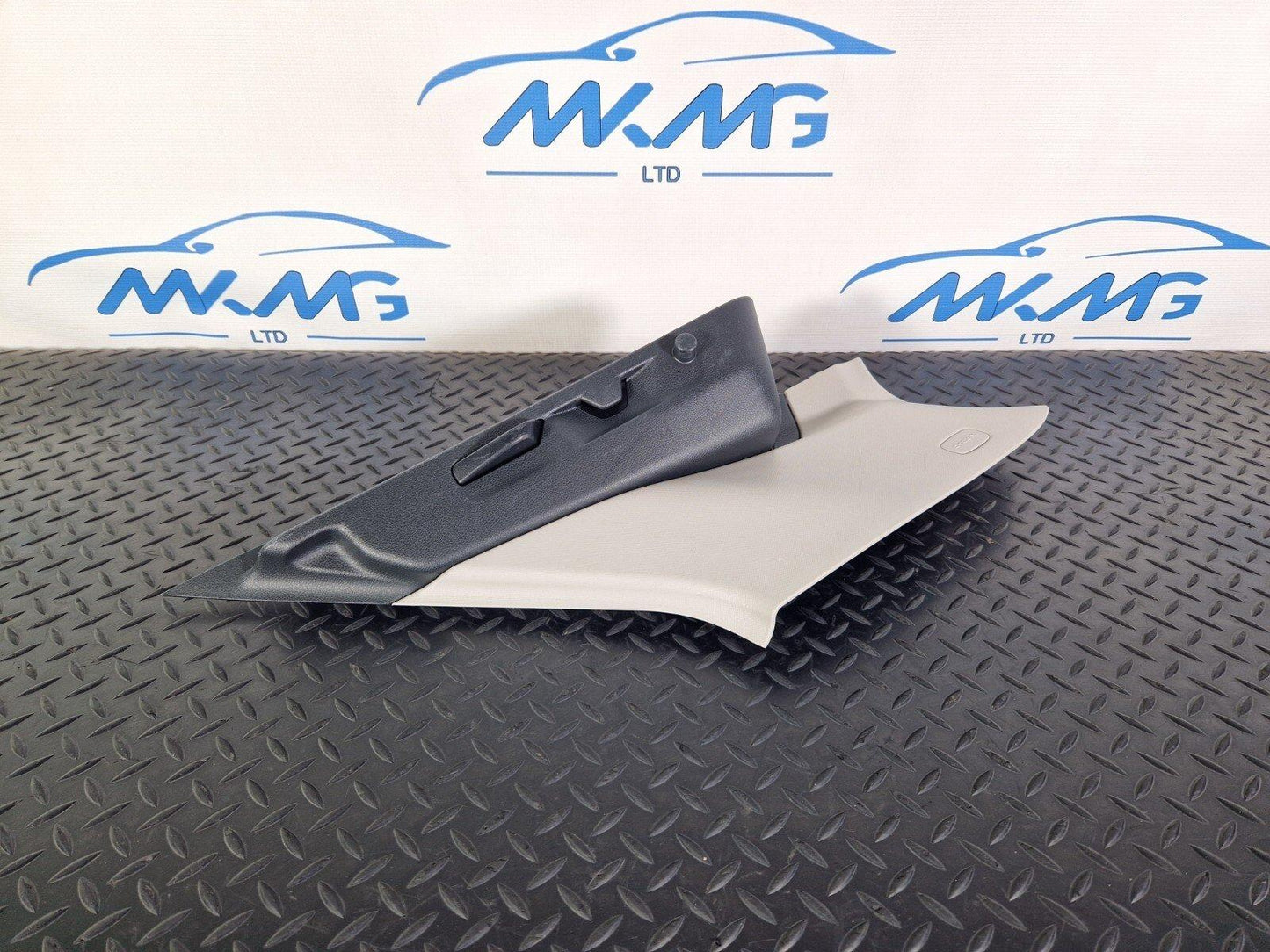 14-19 MERCEDES BENZ GLA X156 OEM BOOT REAR RIGHT C-PILLAR TRIM A1566904400