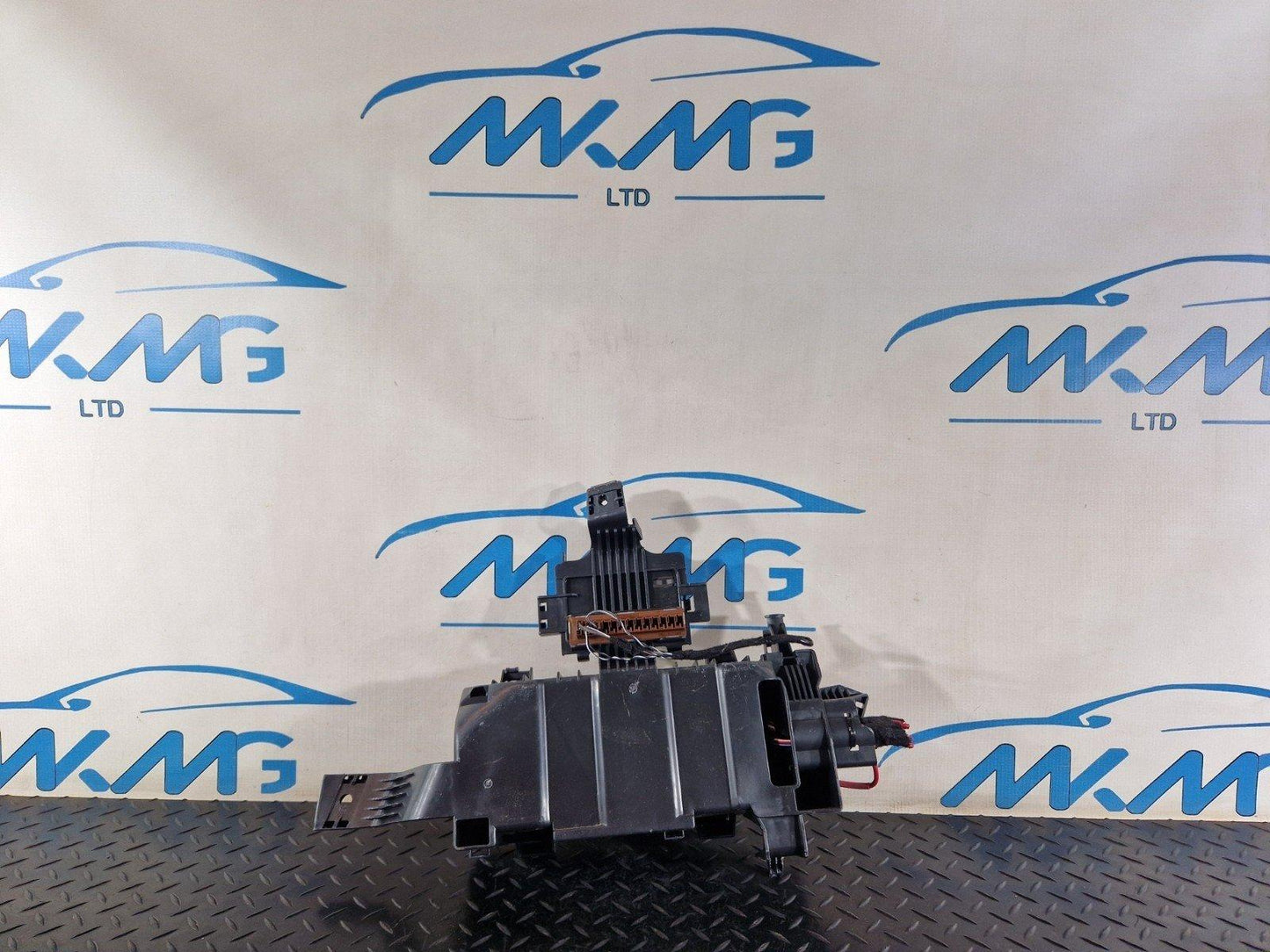 11-19 MERCEDES BENZ ML W166 FUSE BOX DISTRIBUTION CONTROL MODULE A1665460143