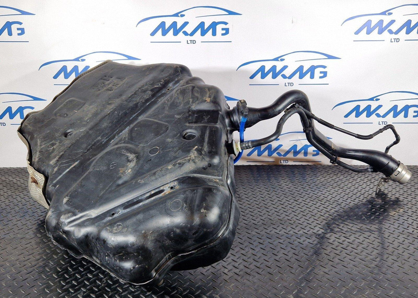 16-19 AUDI A4 B9 AVANT 1.4 TFSI GENUINE PETROL ENGINE FUEL TANK 8W0201021CJ