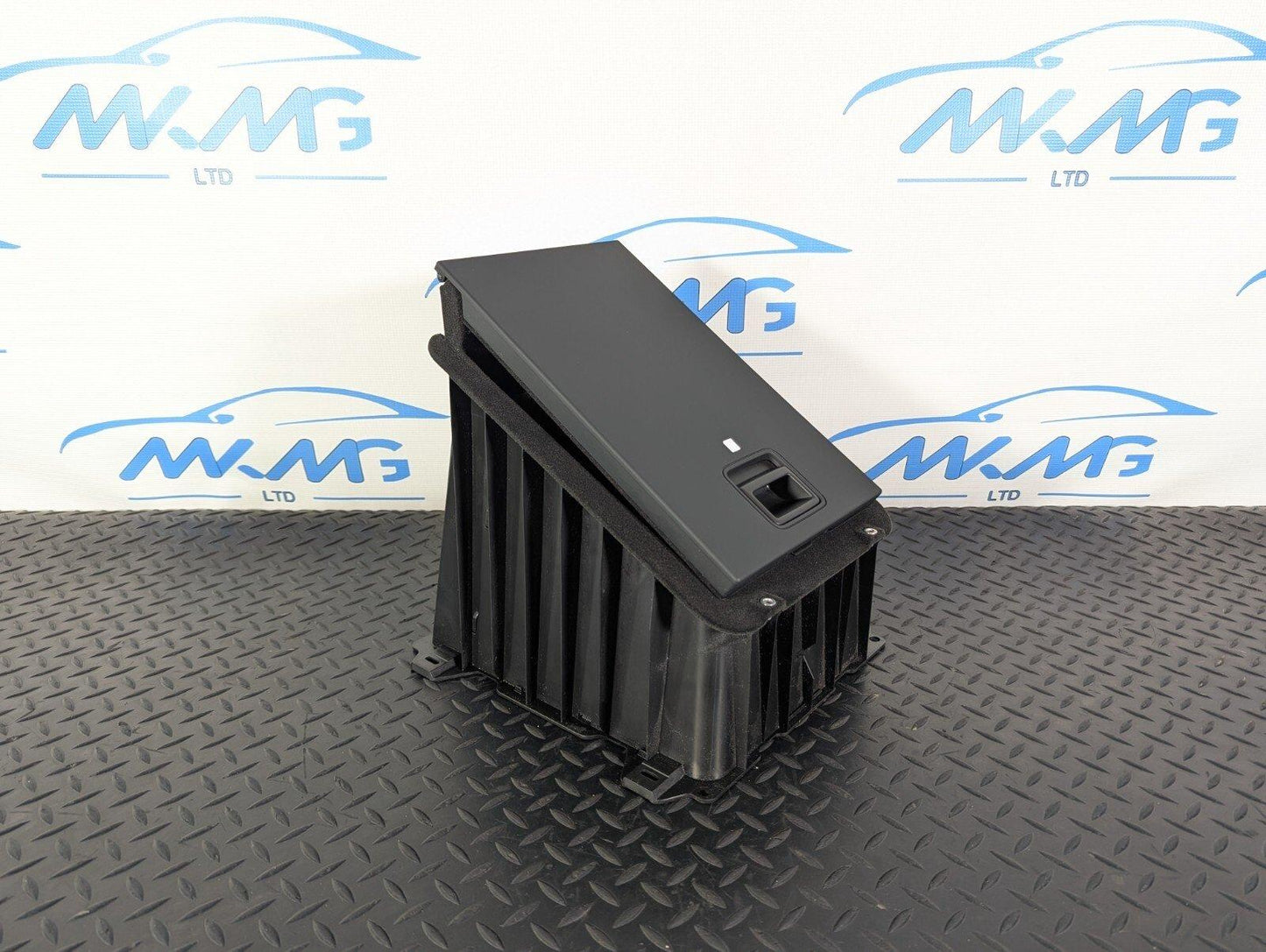 10-17 AUDI A8 4H REAR BOOT STORAGE BOX 4H0885205