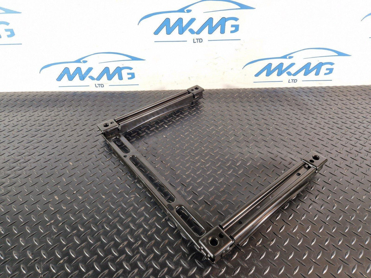 16-20 AUDI Q7 4M GENUINE FRONT SEAT FRAME BRACKET FITS LEFT & RIGHT 4M0881677A