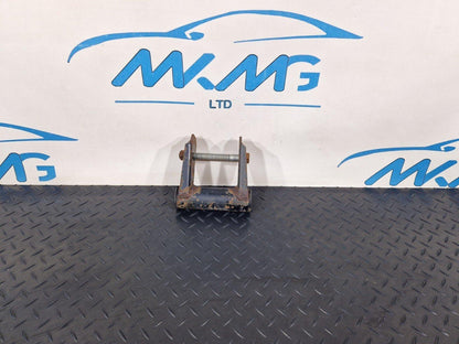 18-ON MERCEDES SPRINTER W907 W910 GENUINE REAR SPRING MOUNT A9063200063