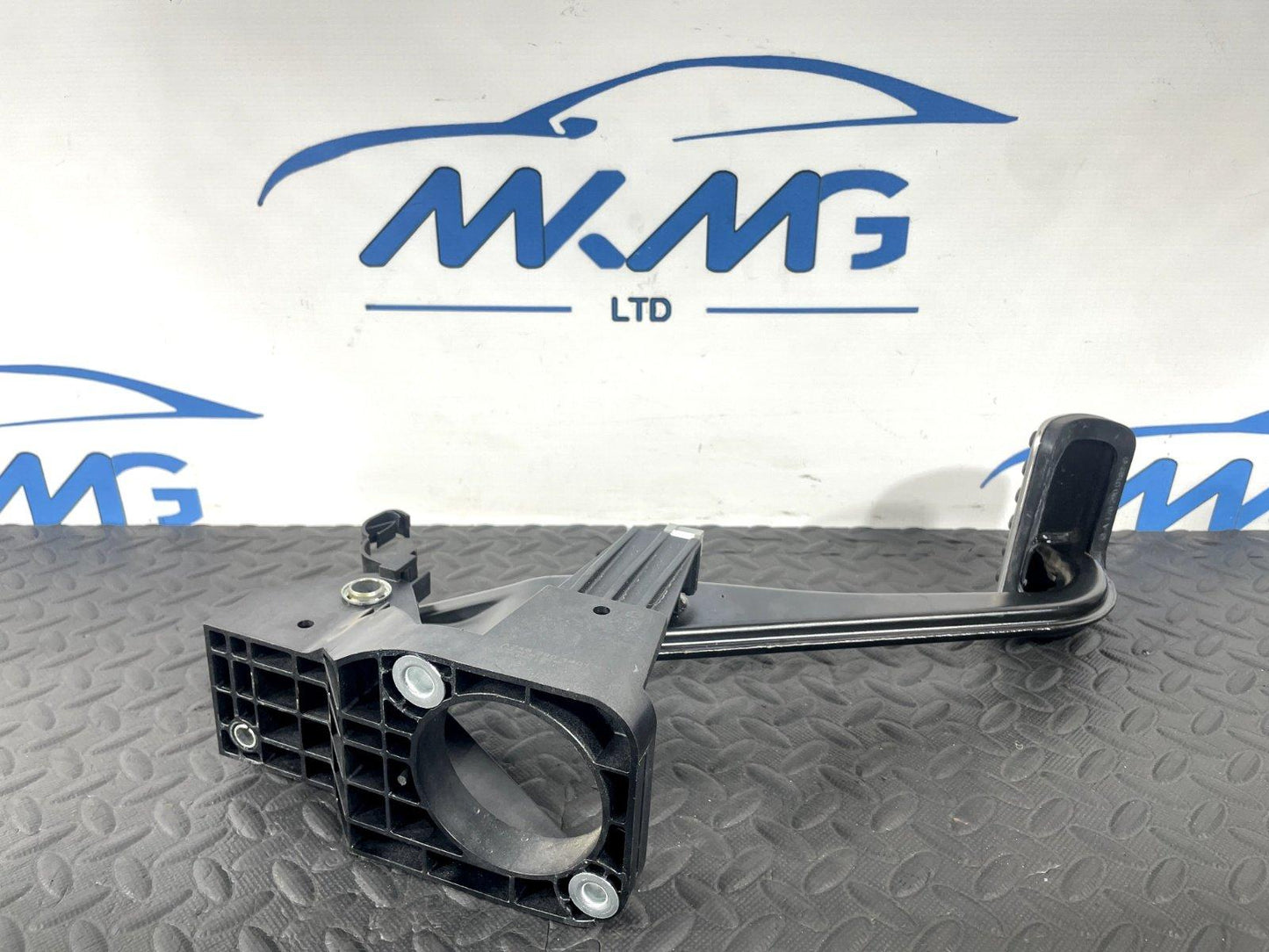 12-18 MERCEDES A CLA W176 C117 GENUINE BRAKE PEDAL A2462901401 A2462902801