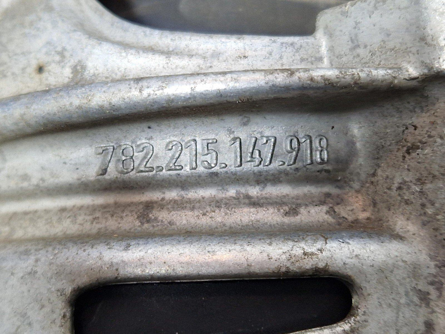 16-19 AUDI A4 AVANT B9 GENUINE LEFT PASSENGER SIDE ENGINE MOUNT 4M0199371FH