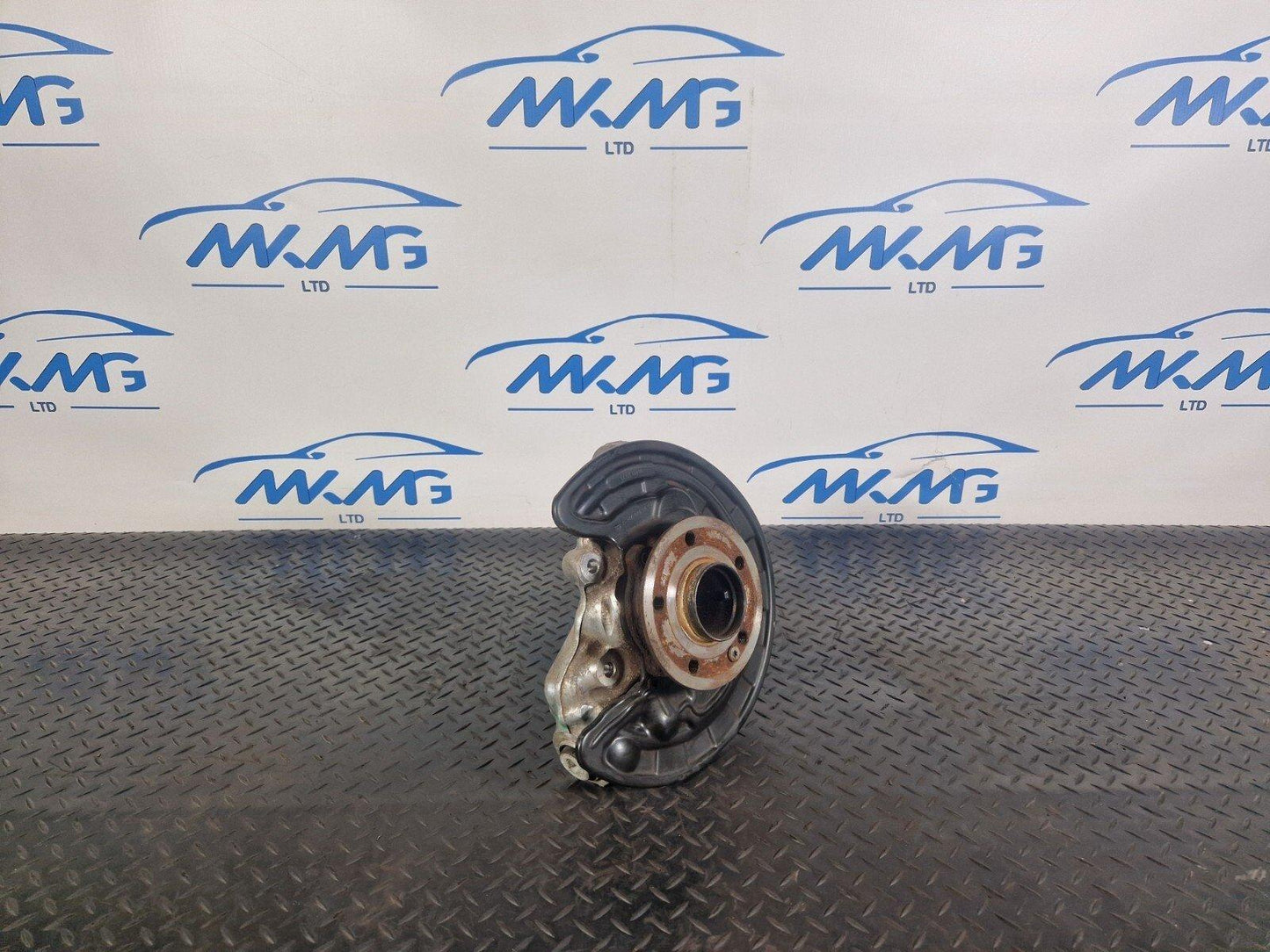 18- ON MERCEDES A B CLA W177 W247 C118 O/S/R  WHEEL HUB & BEARING 2473570400