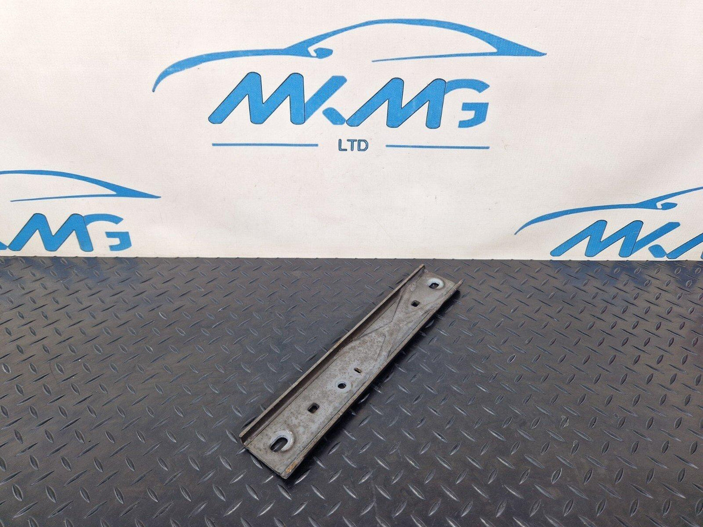 19-ON MERCEDES BENZ A CLASS W177 EXHAUST HOLDER BRACKET A2474921400