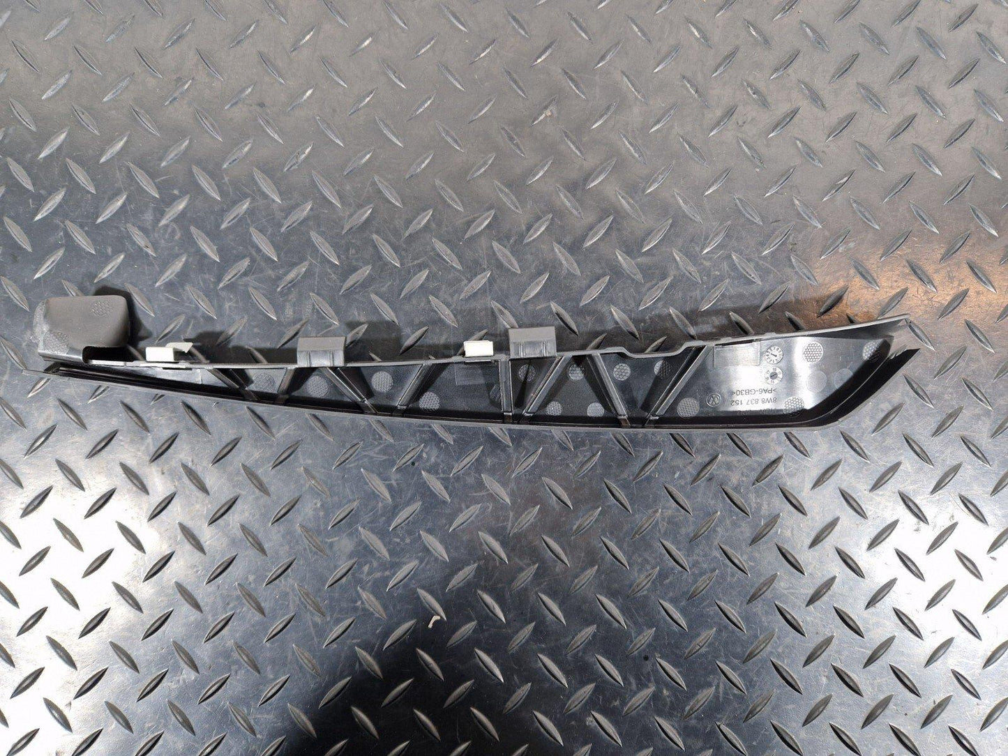 16-23 AUDI A5 F5 SPORTBACK FRONT DOOR SEAL BRACKET 8W8837152