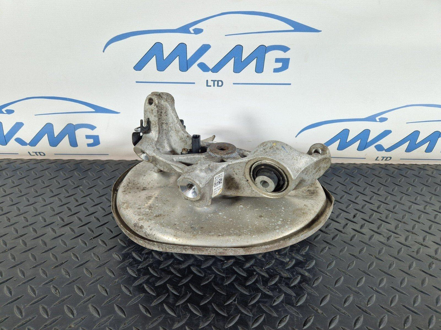 16-19 AUDI A4 AVANT B9 REAR LEFT N/S WHEEL HUB & BEARING 8W0615611 8W0505459F