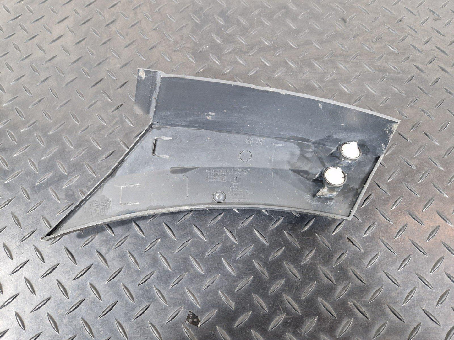 18-ON MERCEDES BENZ SPRINTER W907 FRONT RIGHT WHEEL ARCH TRIM A9106900100