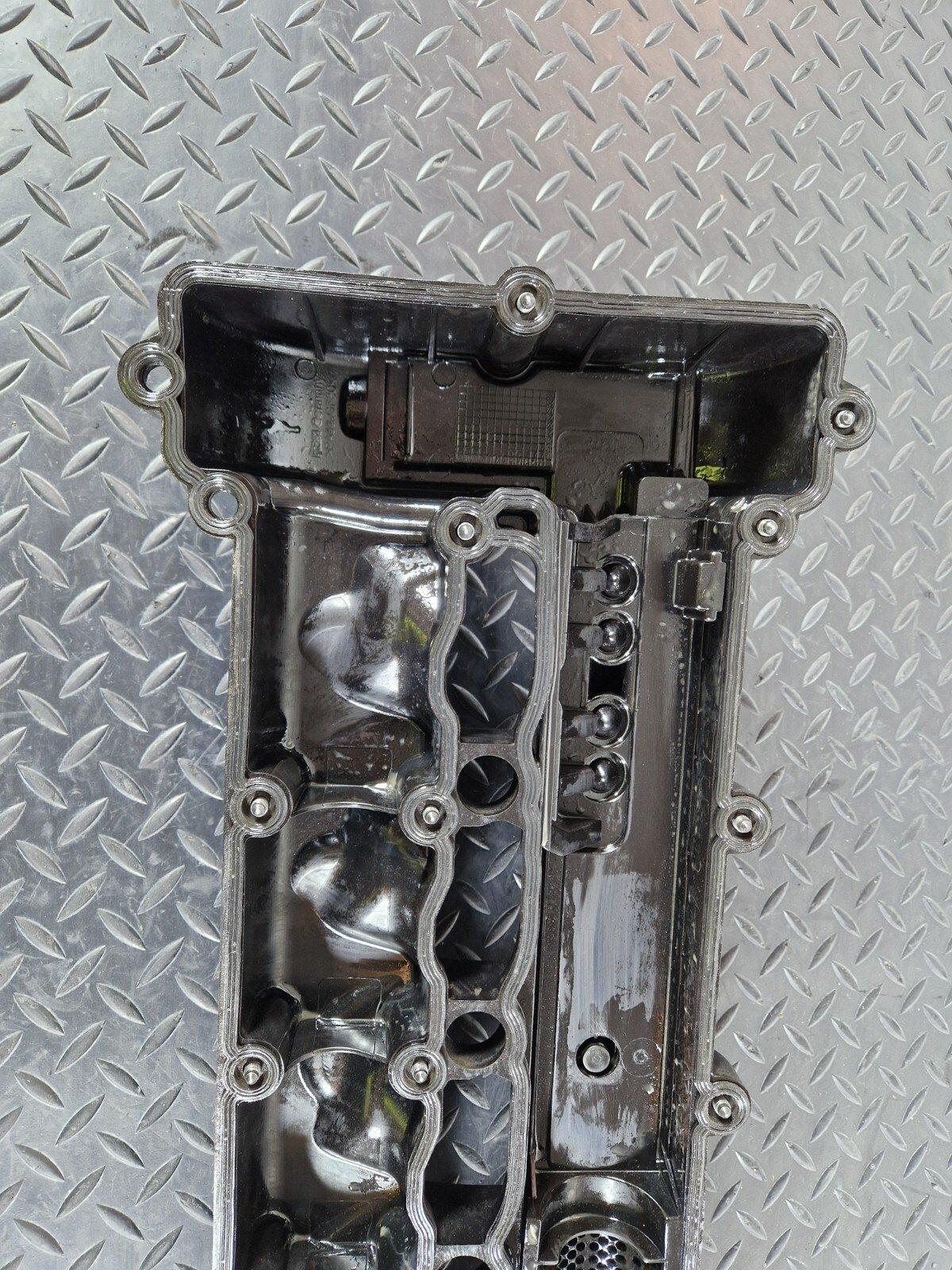 18-ON MERCEDES BENZ SPRINTER W907 ENGINE ROCKER VALVE COVER A6510108918