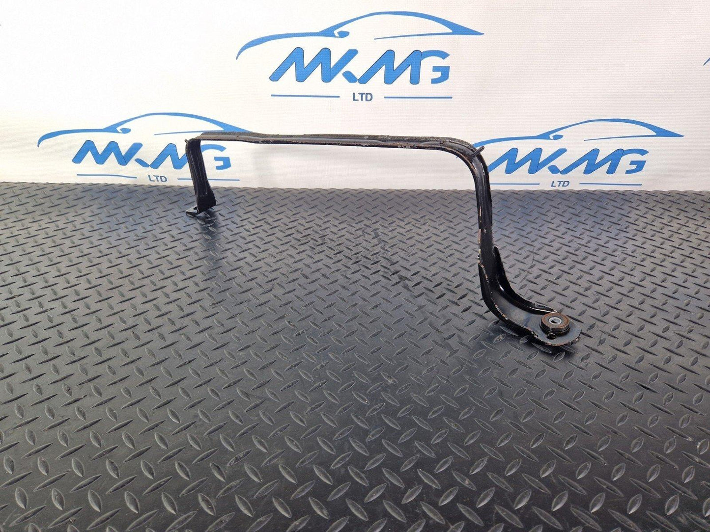 16-19 AUDI A4 B9 S-LINE GENUINE OEM FUEL TANK MOUNT HOLDER STRAP 8W0201653E