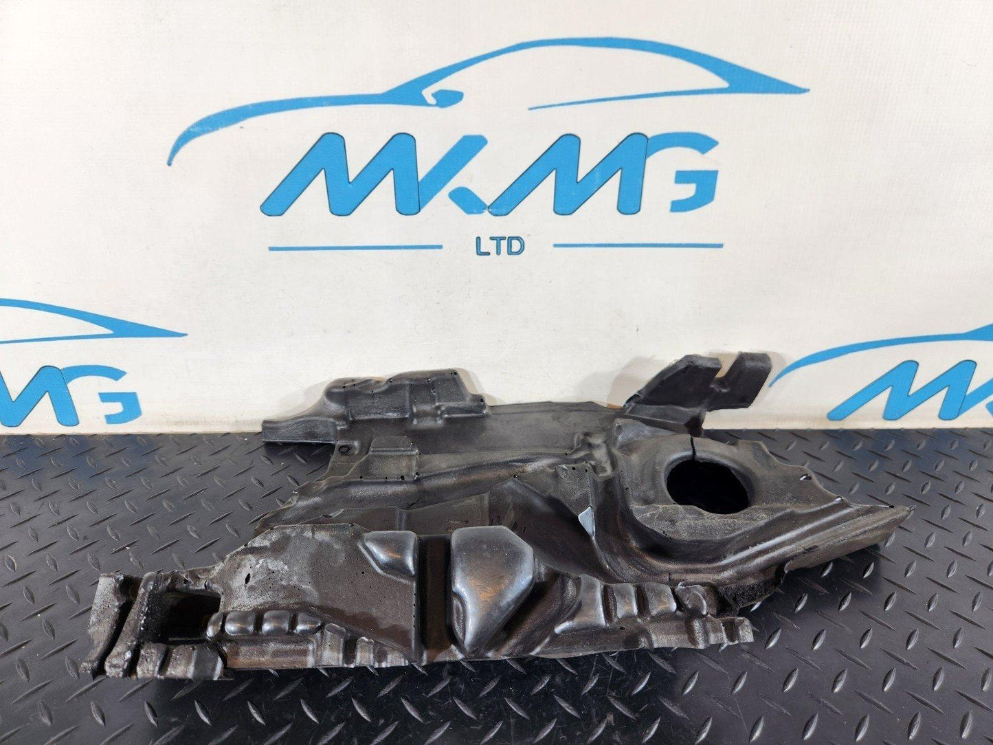 19-ON RANGE ROVER EVOQUE L551 CYLINDER  HEAD COVER M8D26N041BA