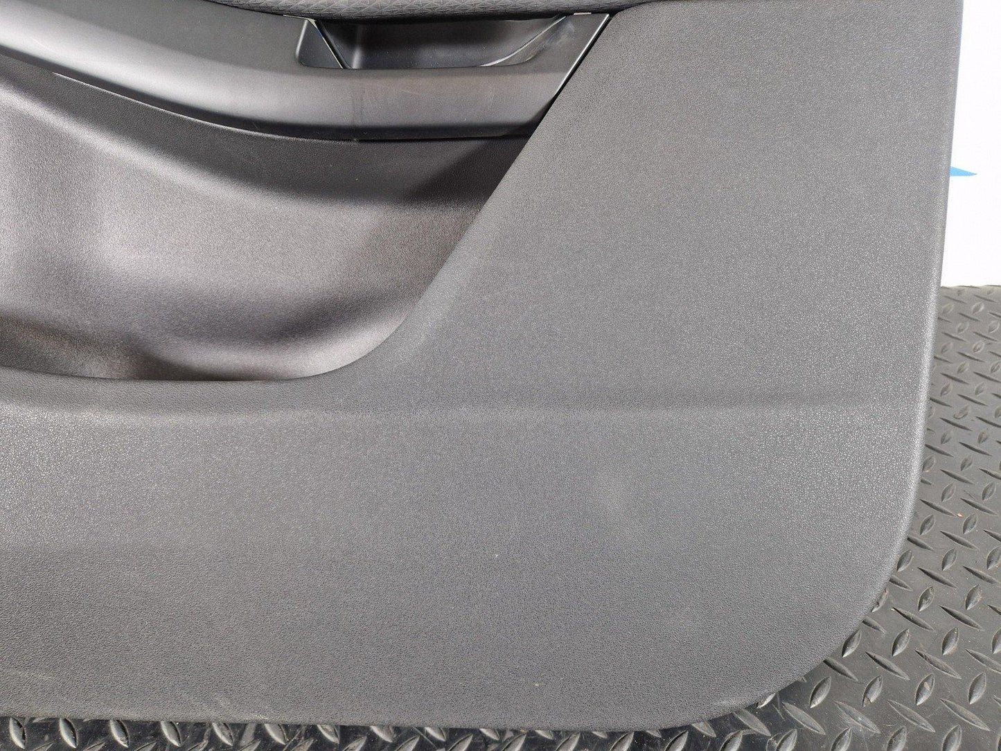 19-ON RANGE ROVER EVOQUE L551 GENUINE FRONT RIGHT O/S DRIVER DOOR CARD