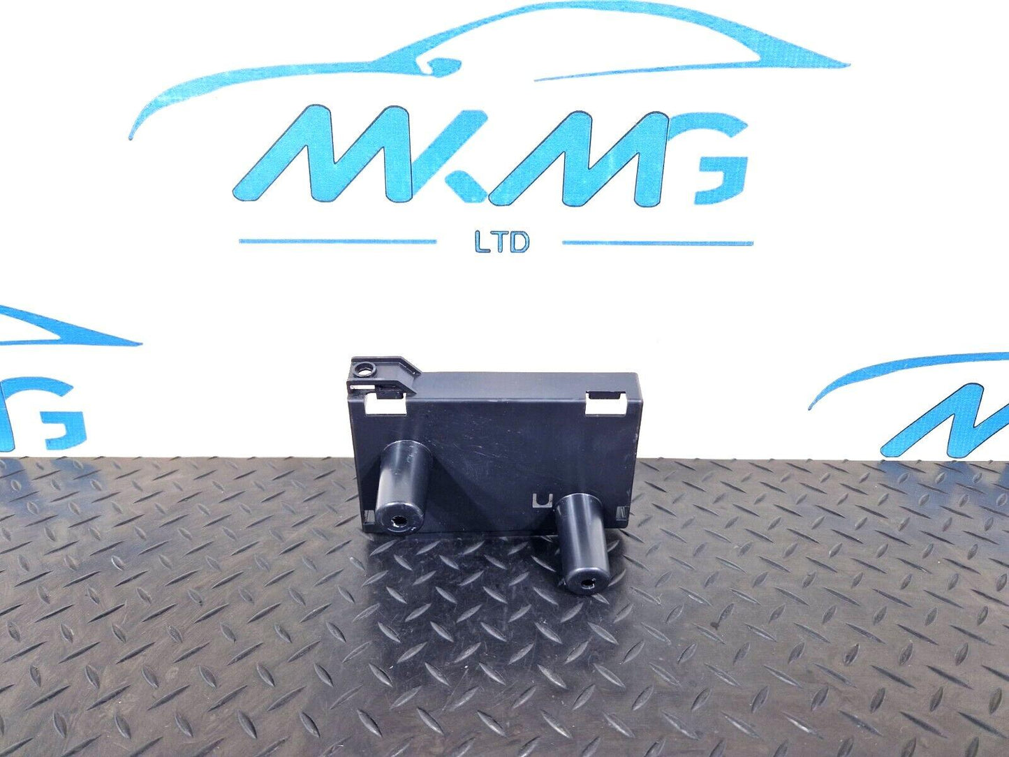18-ON MERCEDES BENZ SPRINTER  W907 INTERIOR CONTROL UNIT BRACKET A9075450500
