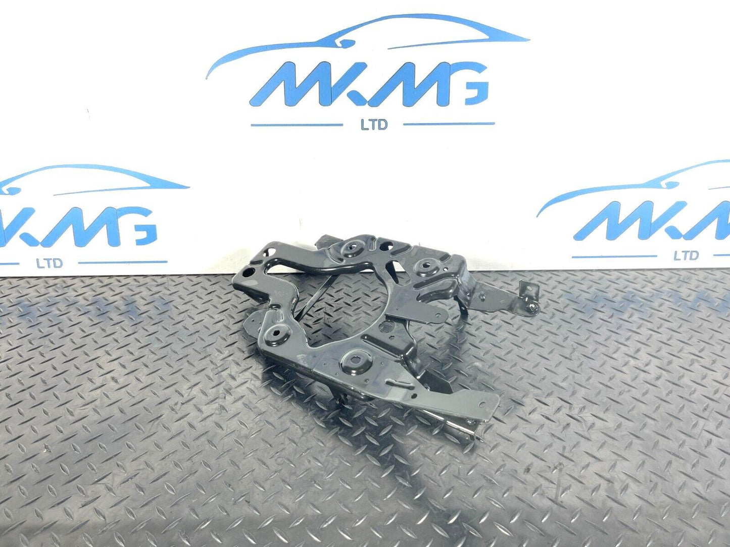 17-20 VW GOLF MK7.5 BATTERY CHARGER INVERTER HOLDER BRACKET 5GE906131A
