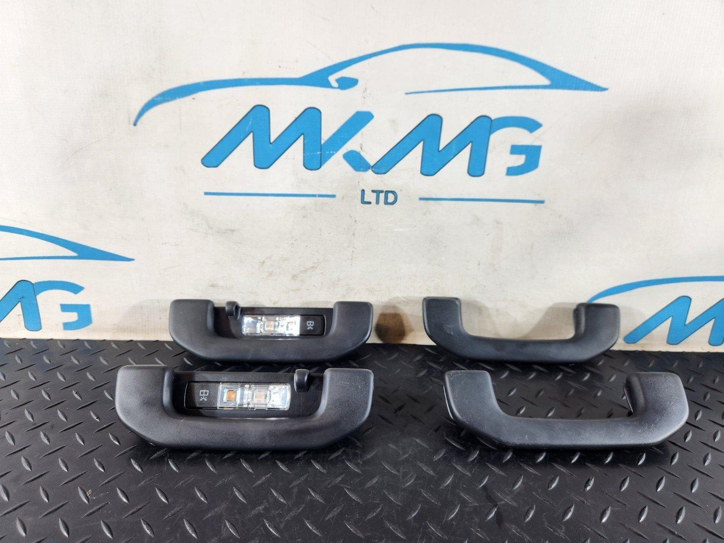 19-ON MERCEDES B CLASS W247 FULL SET OF 4 INTERIOR ROOF GRAB HANDLES A0998150100