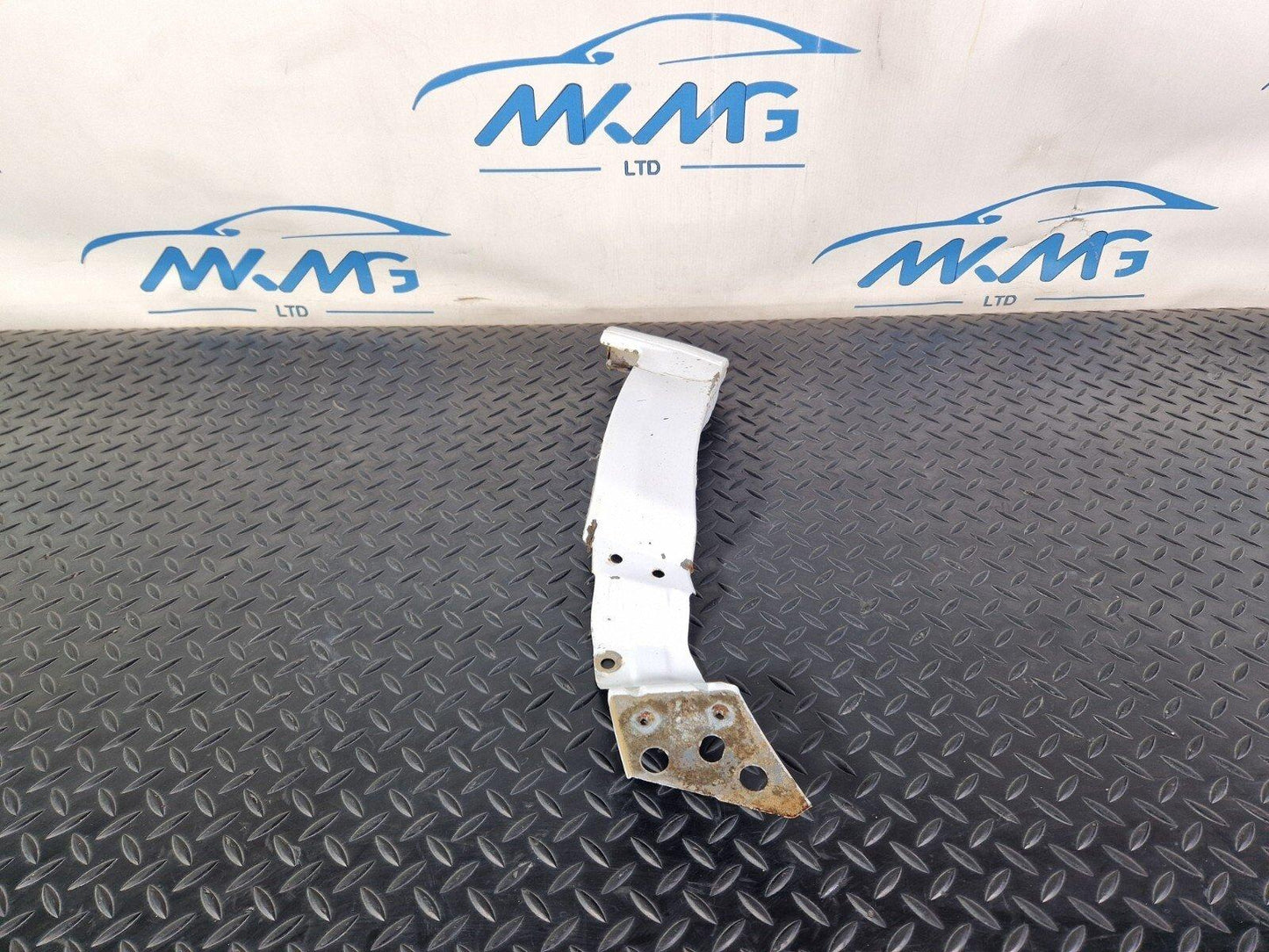 18-ON MERCEDES BENZ SPRINTER  W907 FRONT LEFT WING STRIP A9108810200