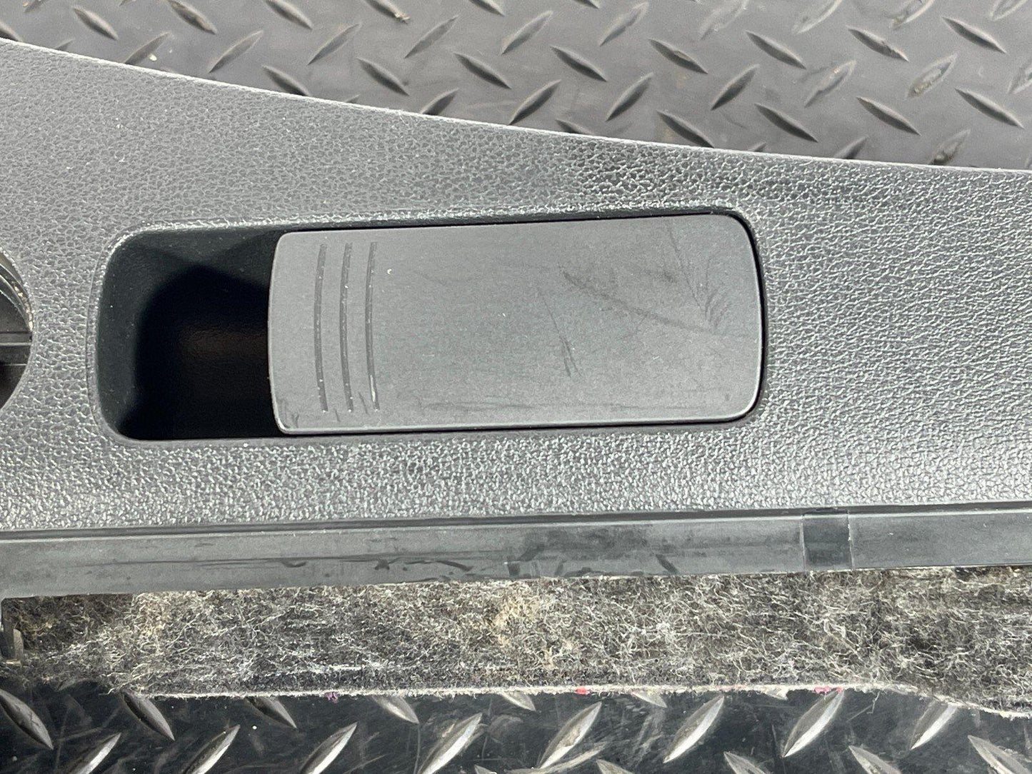 16-19 AUDI A4 B9 STATE GENUINE REAR RIGHT DRIVER SIDE BOOT TRIM PANEL 8W9863880