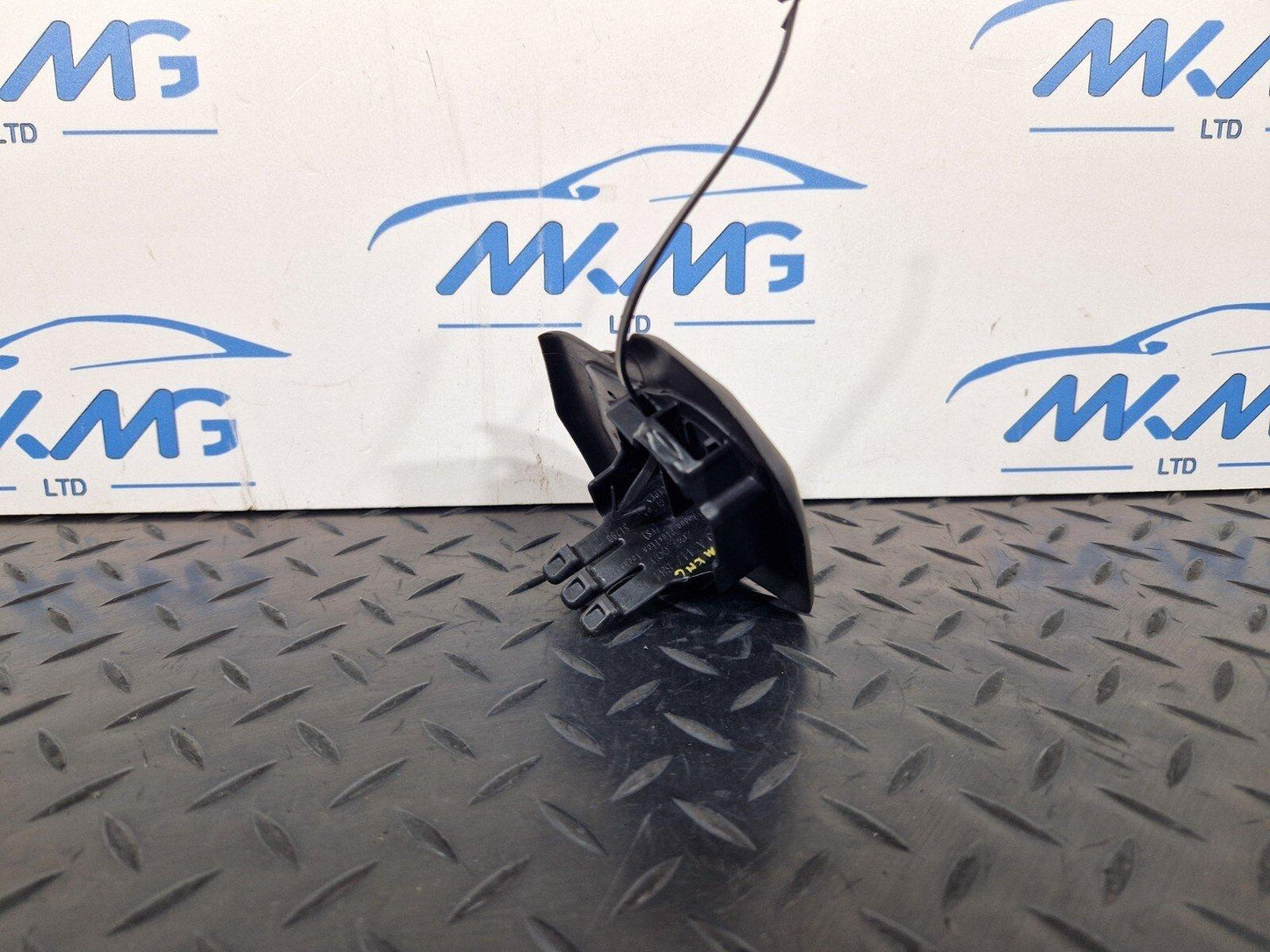 14-23 MERCEDES BENZ VITO W447 FRONT RIGHT O/S BONNET COVER TRIM A4478841674