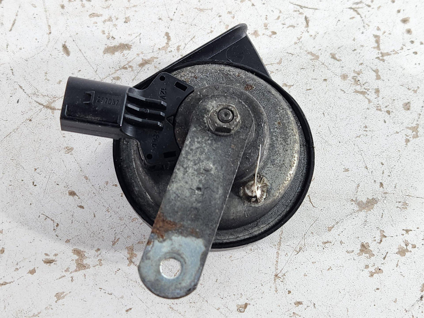 Mercedes-Benz GLE W166 Genuine Low Tone Horn Signal A0075425420