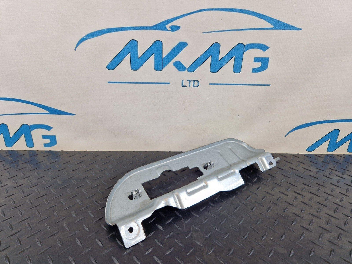MERCEDES BENZ A CLASS W177 REAR RIGHT O/S GRAB HANDLE ROOF MOUNT BRACKET