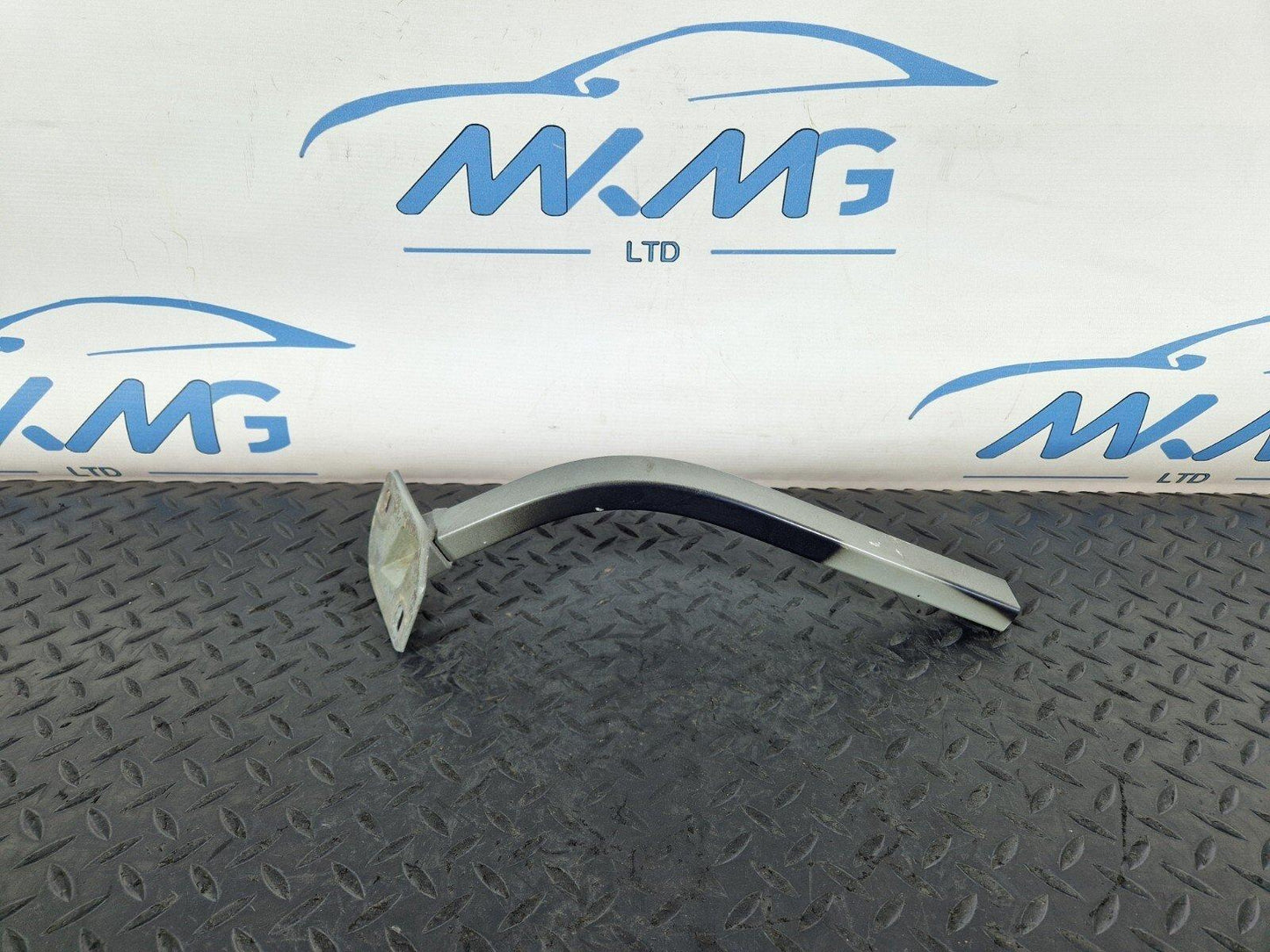 10-17 AUDI A8 4H FRONT WING SUPPORT BRACKET N/S PASSENGER SIDE LEFT 4H0821395