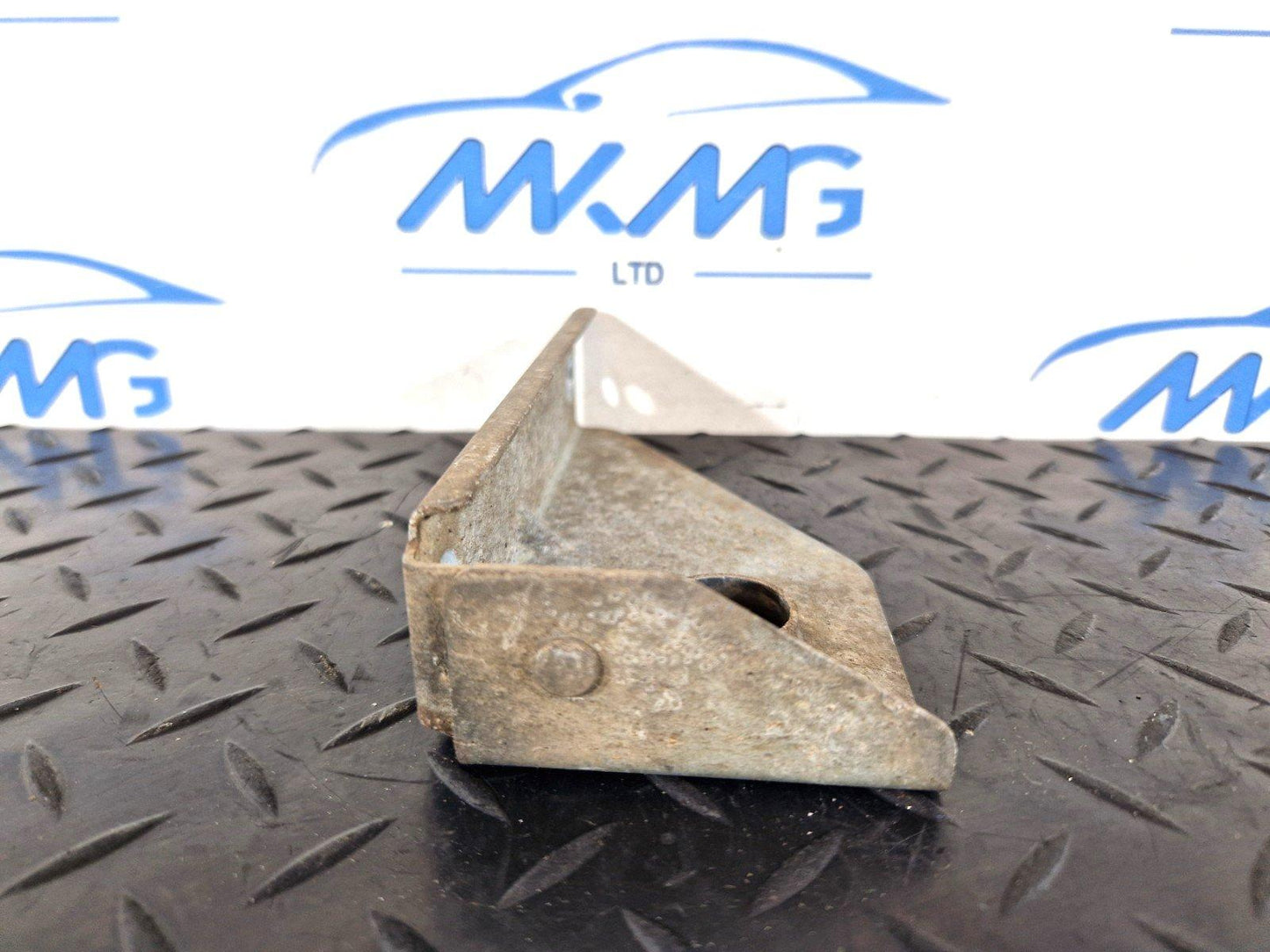 14-23 MERCEDES VITO W447 1.6 DIESEL GENUINE COOLANT SUPPORT BRACKET A4478600014