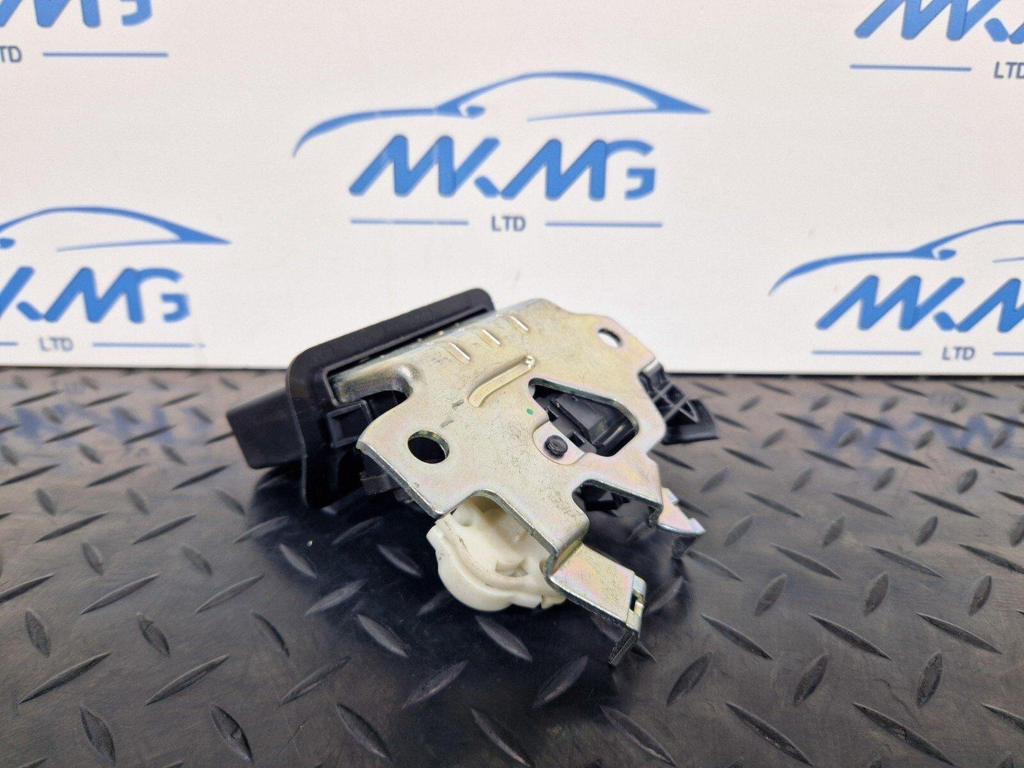 16-19 AUDI A4 B9 SALOON GENUINE TAILGATE LOCK MECHANISM OEM 3G0827503A