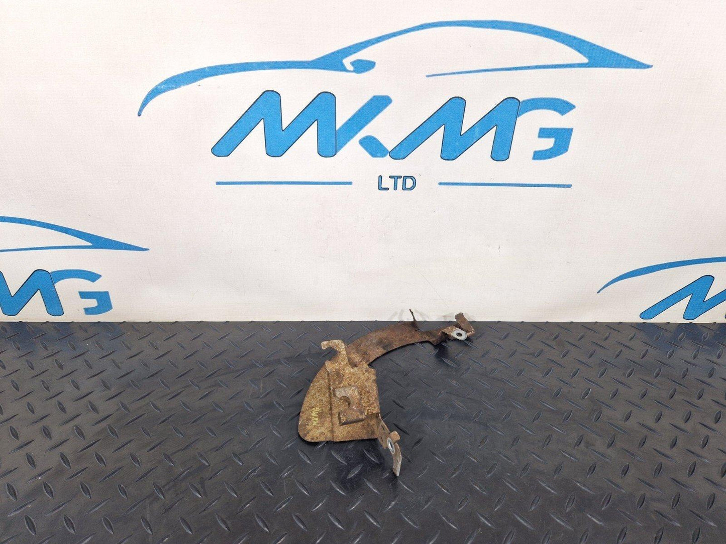 14-21 MERCEDES-BENZ C-CLASS C250D W205 REAR RIGHT MOUNTING BRACKET A2055467480