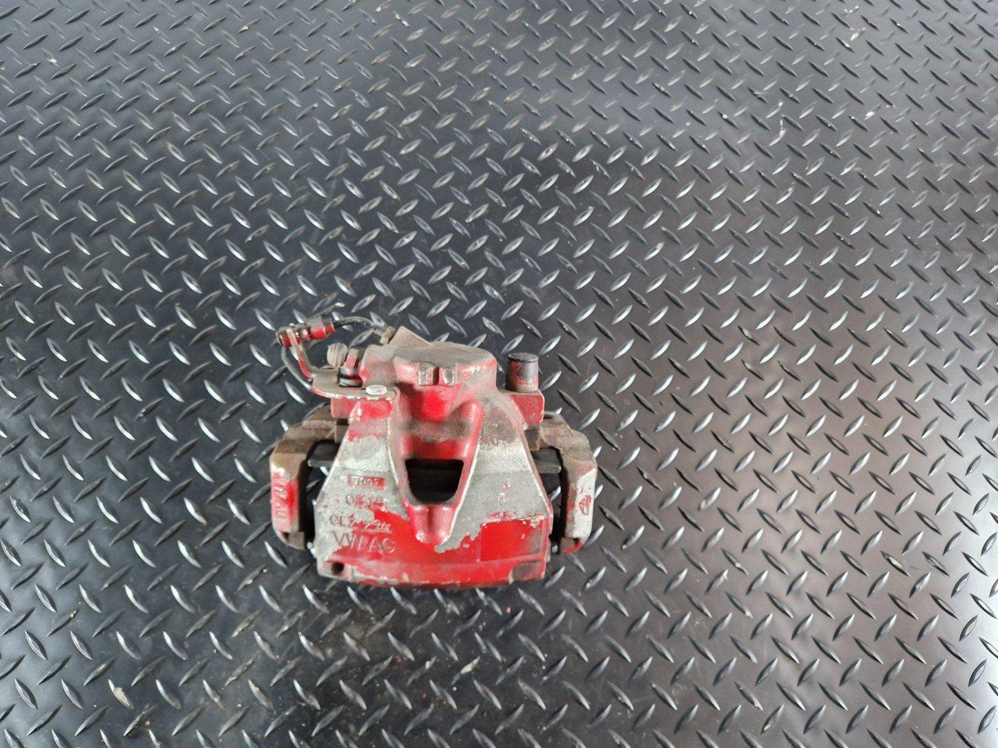 16-19 AUDI A4 B9 GENUINE FRONT LEFT N/S PASSENGER BRAKE CALIPER