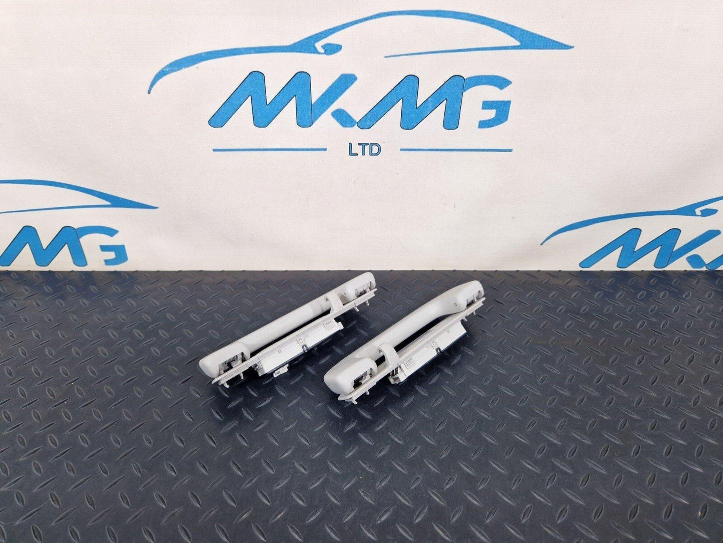 14-21 MERCEDES BENZ C200d W205 PAIR OF REAR GRAB HANDLES LEFT & RIGHT A099815000