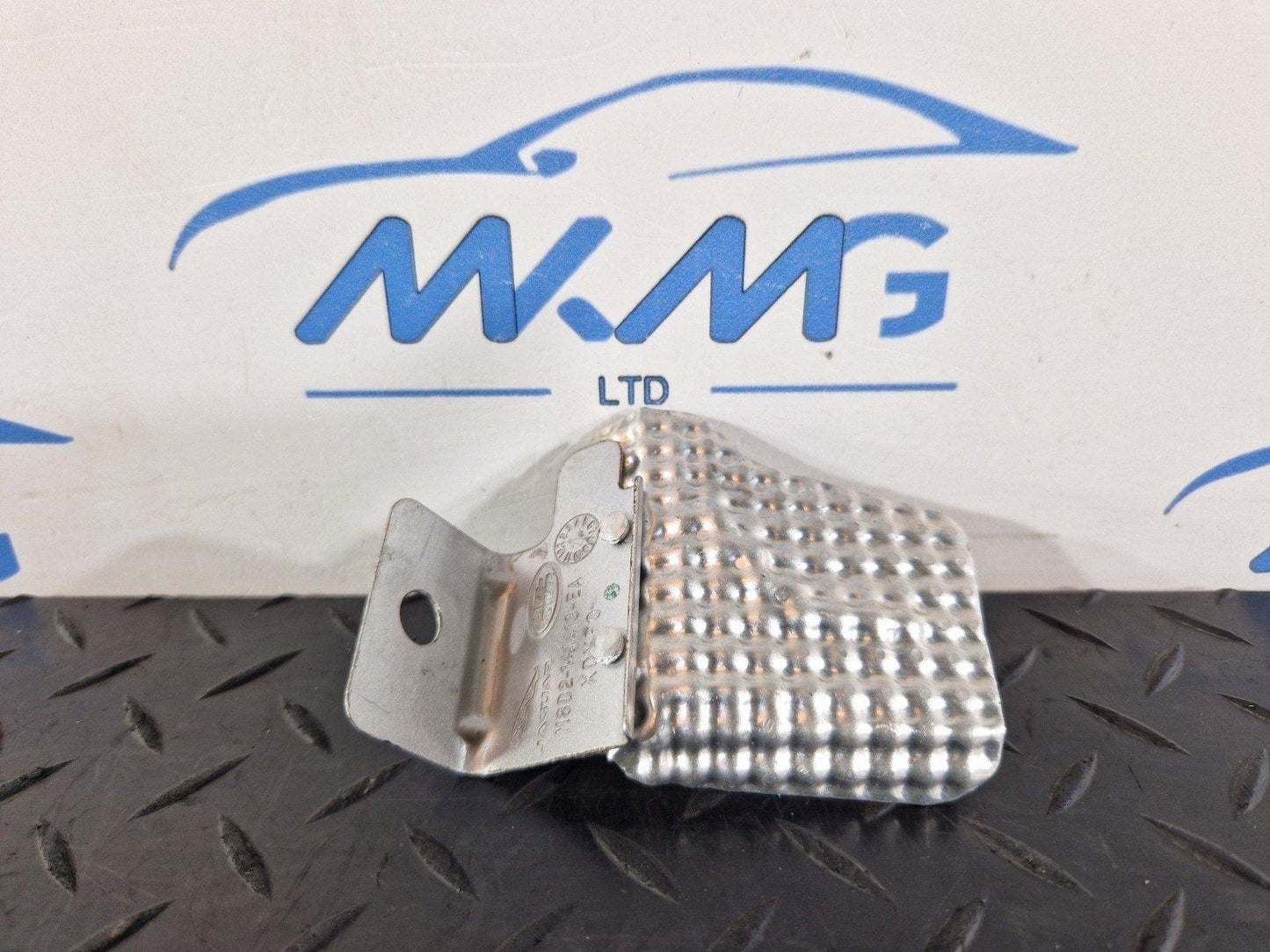 19-ON RANGE ROVER EVOQUE L551 GENUINE HEAT SHIELD M8D2141413EA