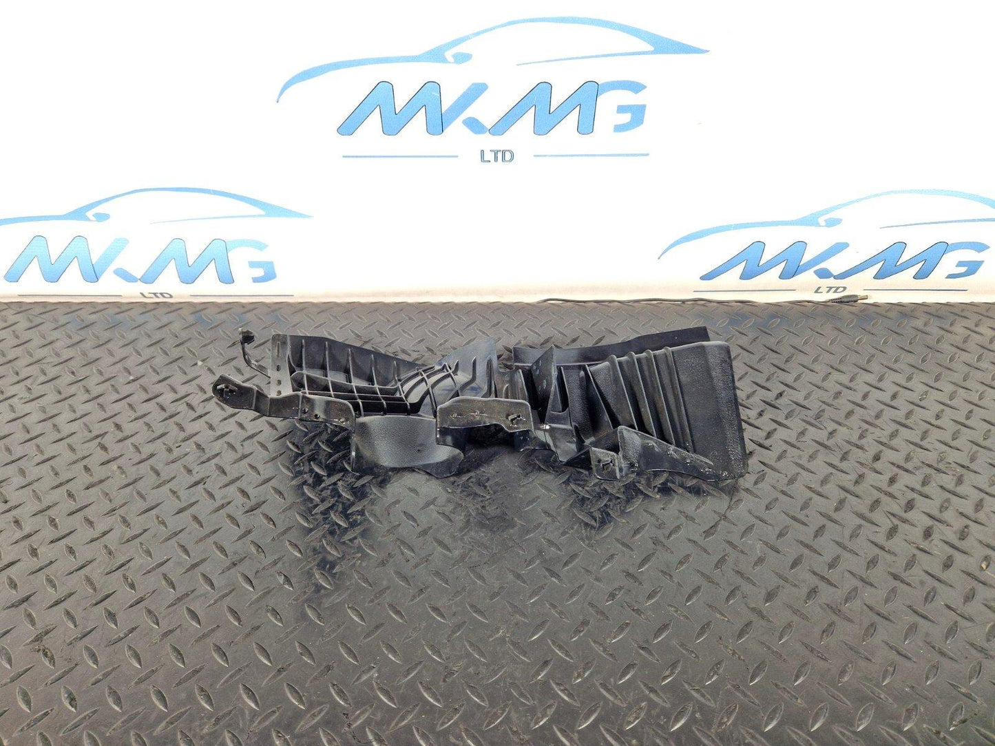 18-ON MERCEDES BENZ A CLASS W177 UNDERBODY ENGINE TRAY TRIM COVER A2475240000