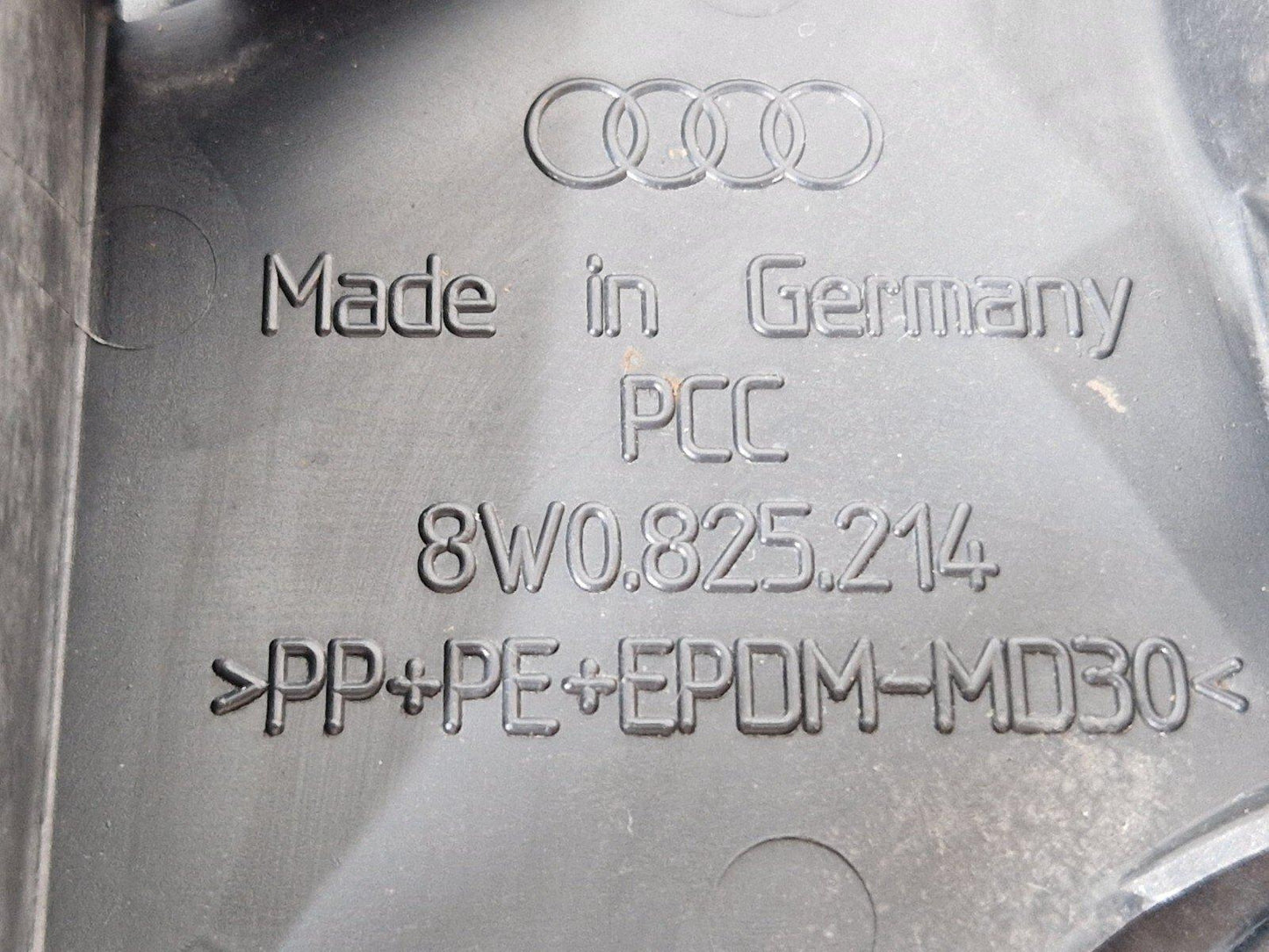 16-19 AUDI A4 B9 REAR RIGHT UNDERBODY SPLASH GUARD SHIELD COVER OEM 8W0825214