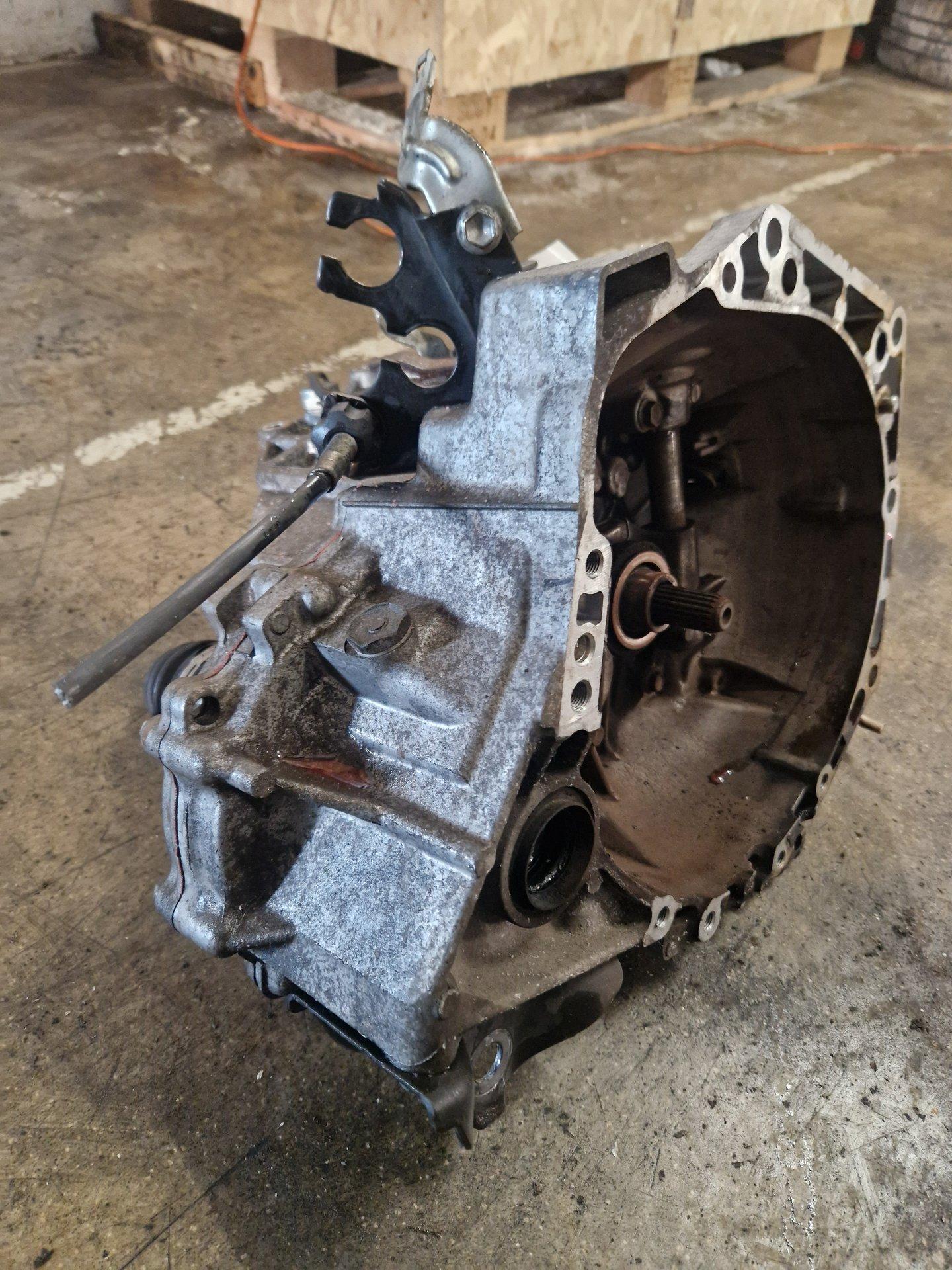 Toyota Aygo MK2 (AY2) Hatchback Trans/Gearbox