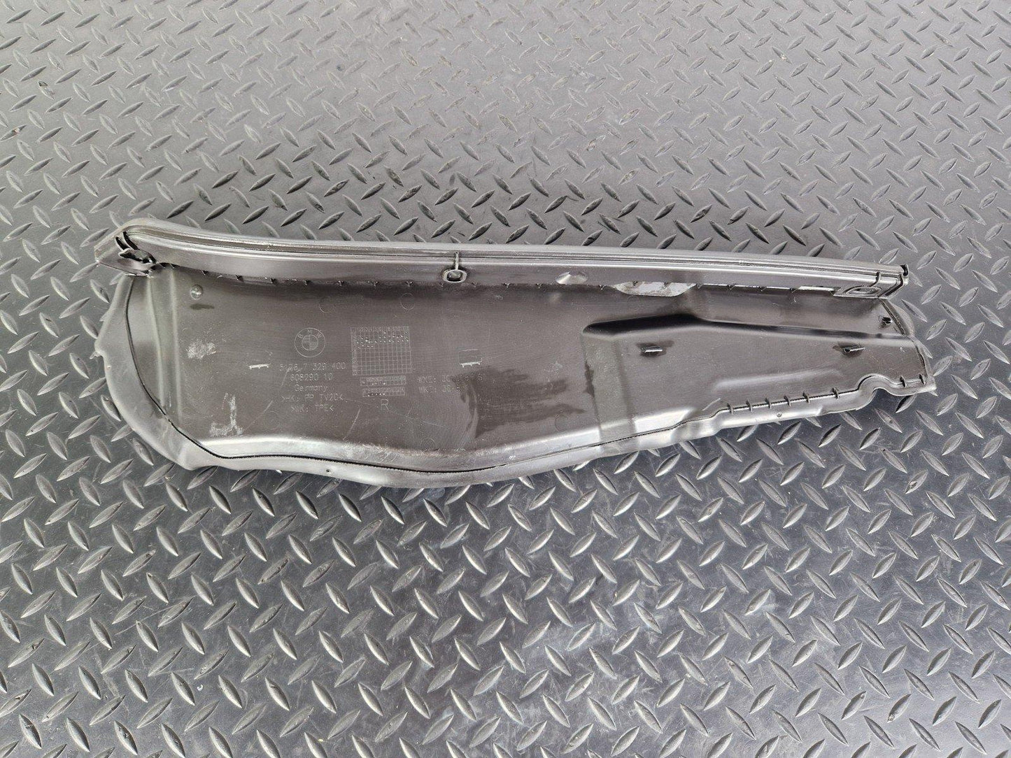 16-22 BMW X1 F48 GENUINE FRONT DRIVER SIDE ENGINE RUBBER SEAL 7329400
