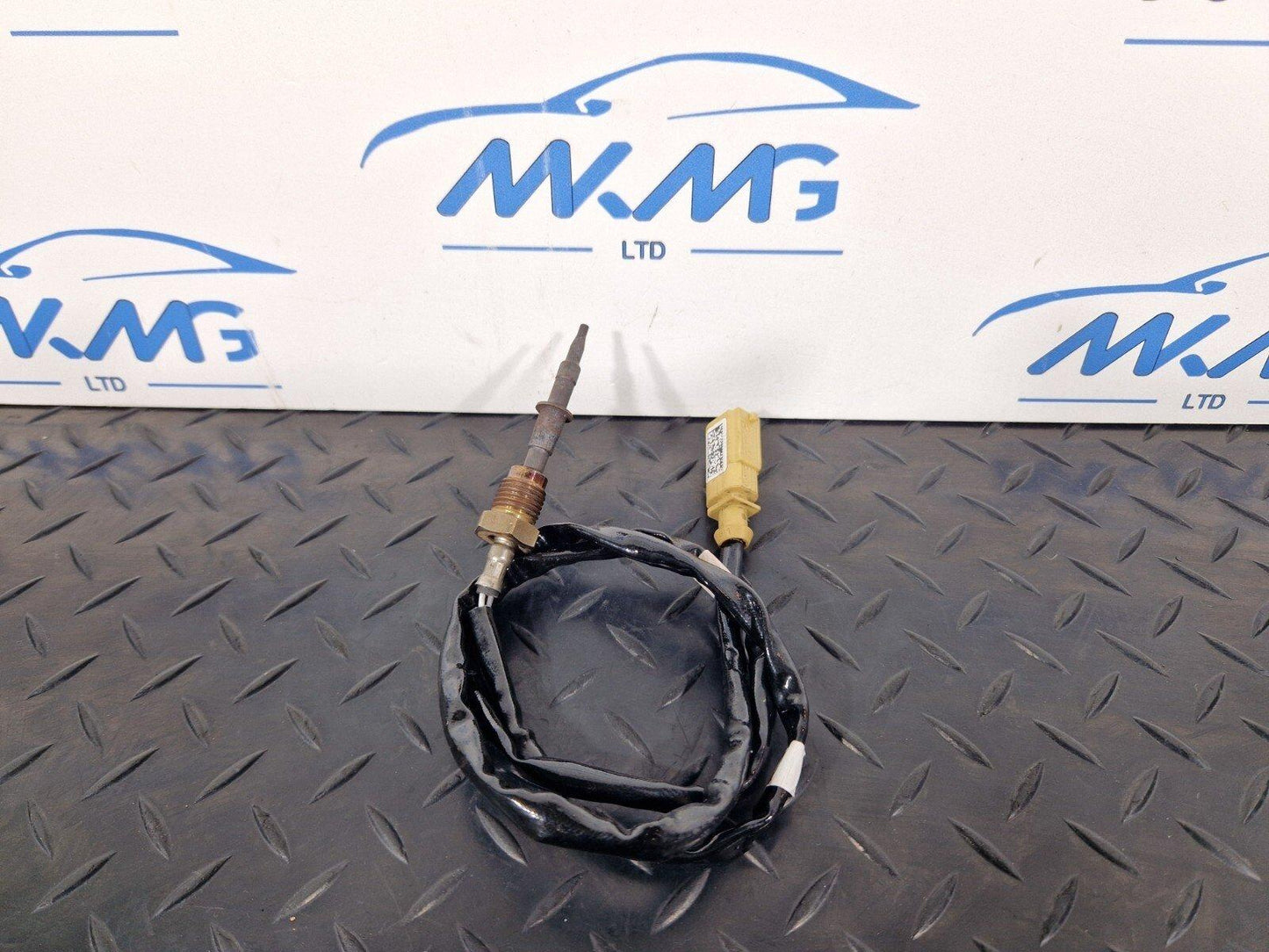 16-19 AUDI A4 B9 GENUINE EXHAUST GAS TEMPERATURE SENSOR 8W0906088F